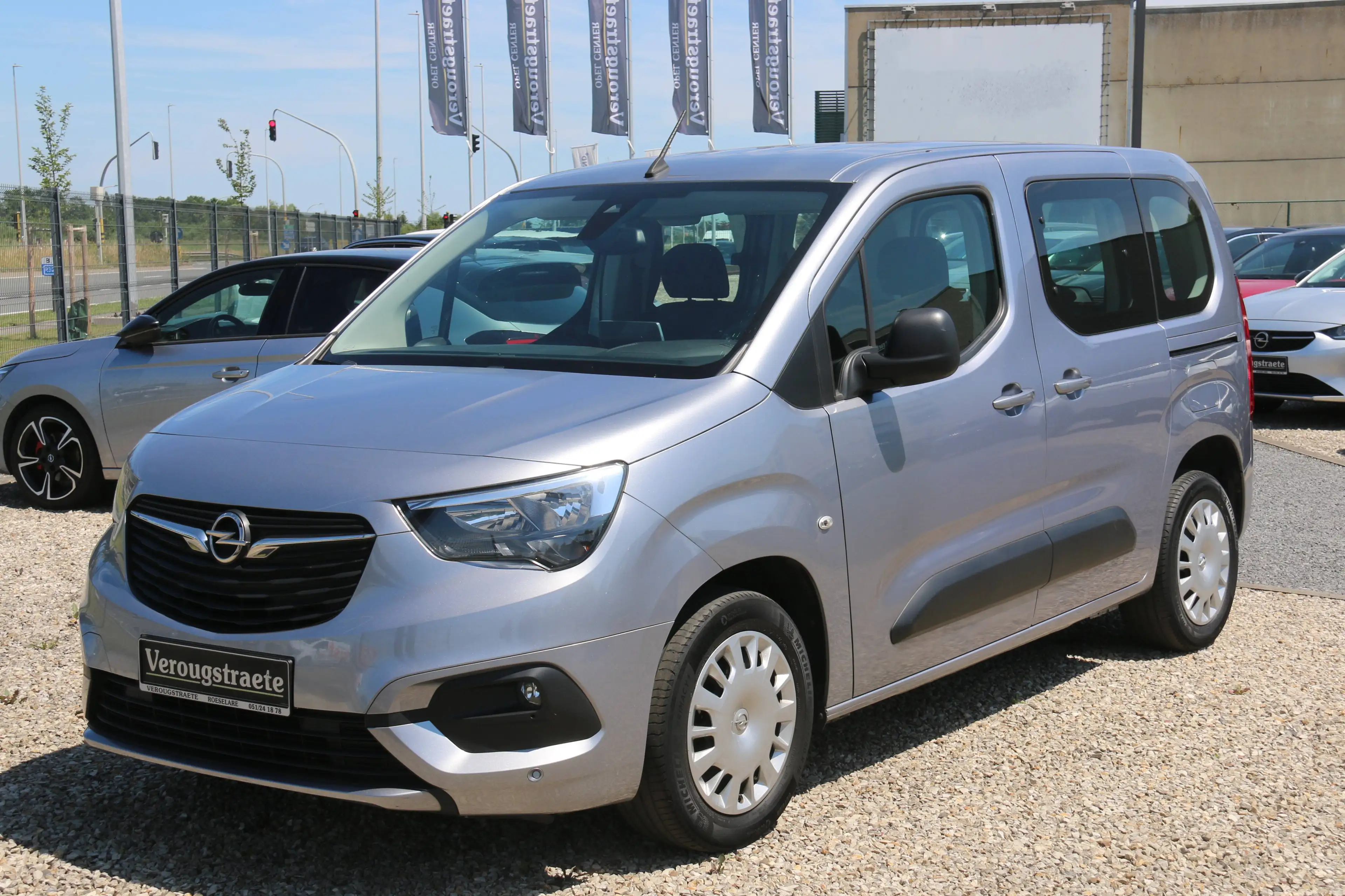 Opel Combo Life Combo Life 1.2 T L1H1 Edition S/S — photo 3