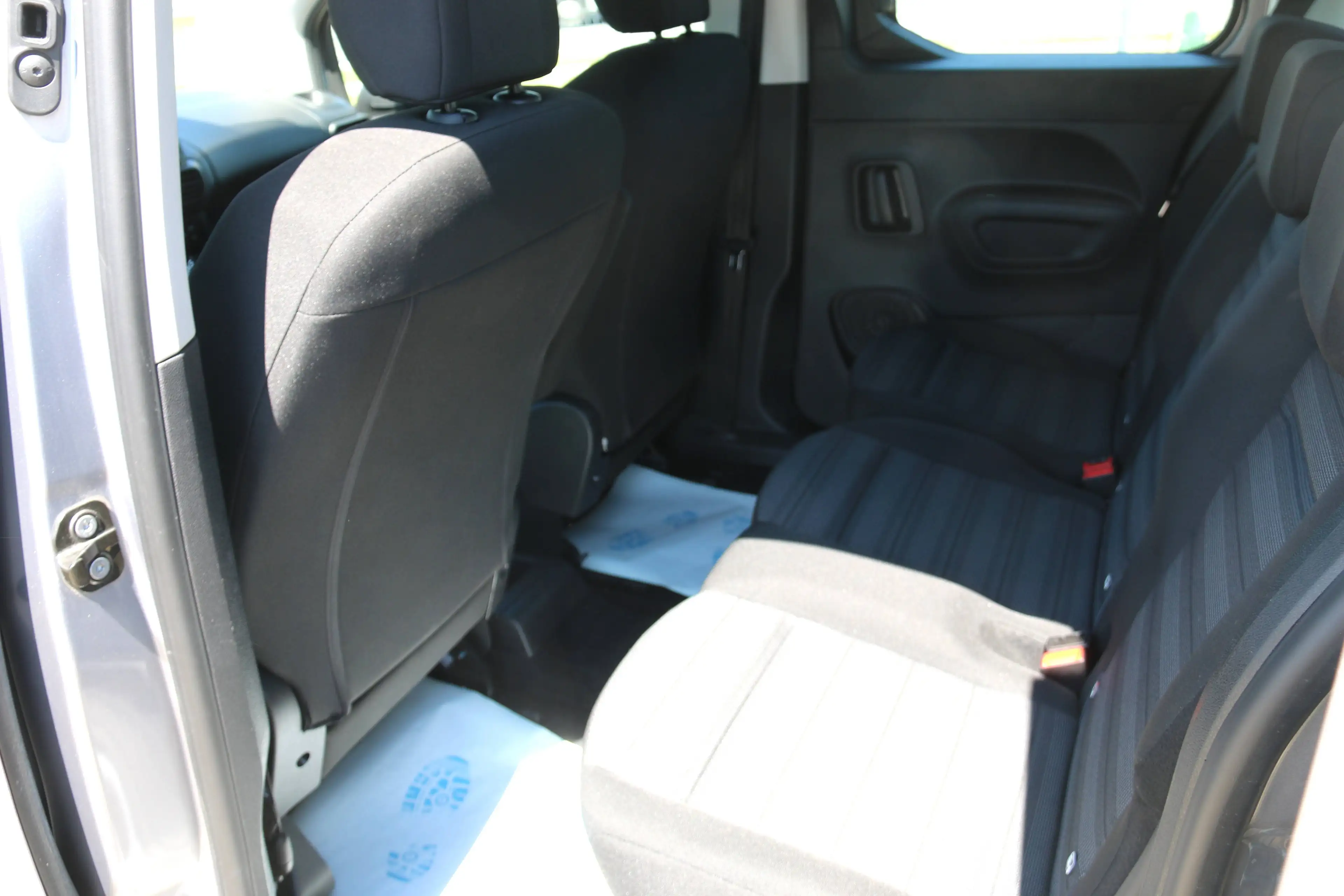 Opel Combo Life Combo Life 1.2 T L1H1 Edition S/S — photo 12