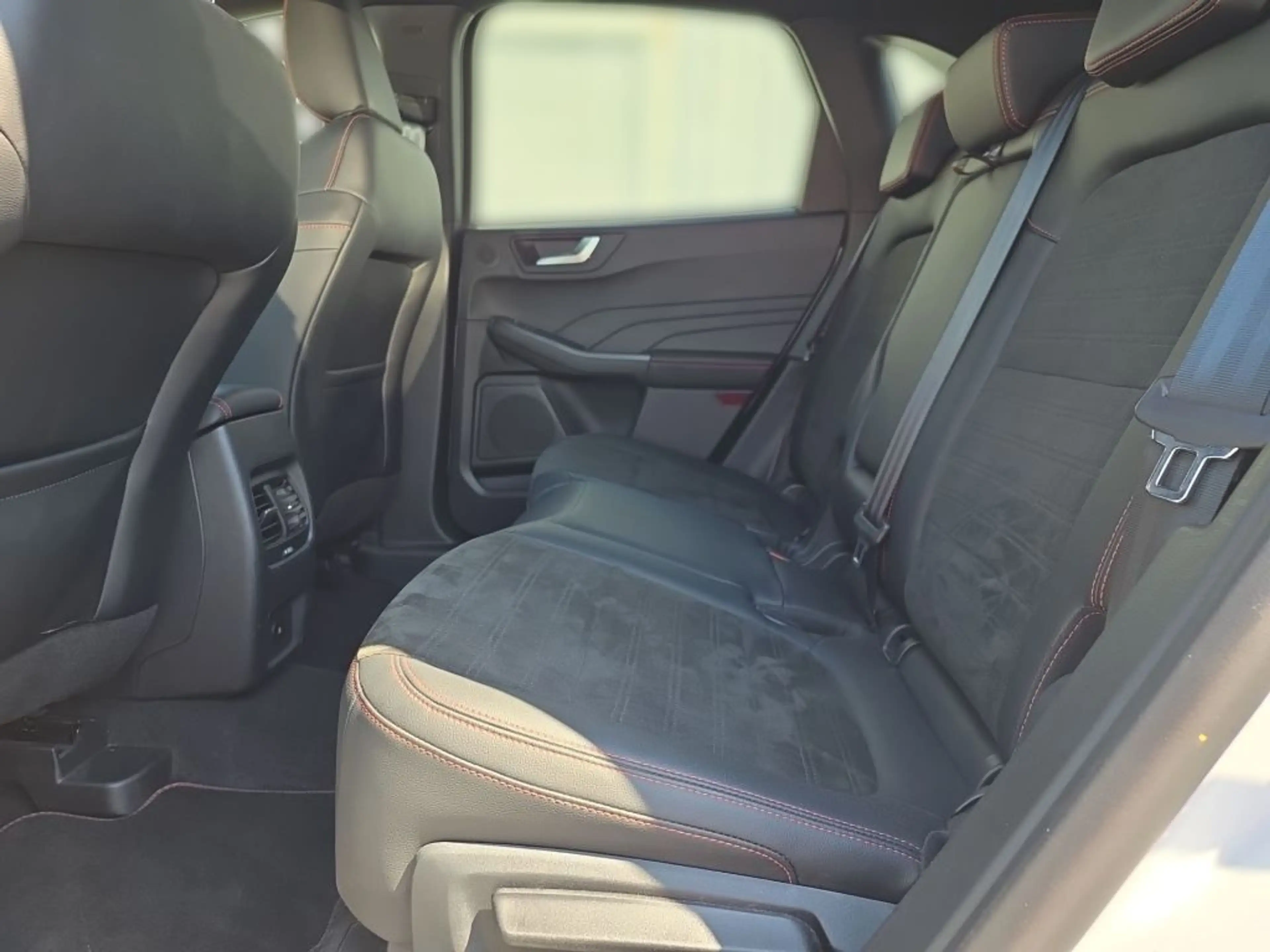Ford Kuga 2.5 Duratec PHEV ST-LINE X — photo 16