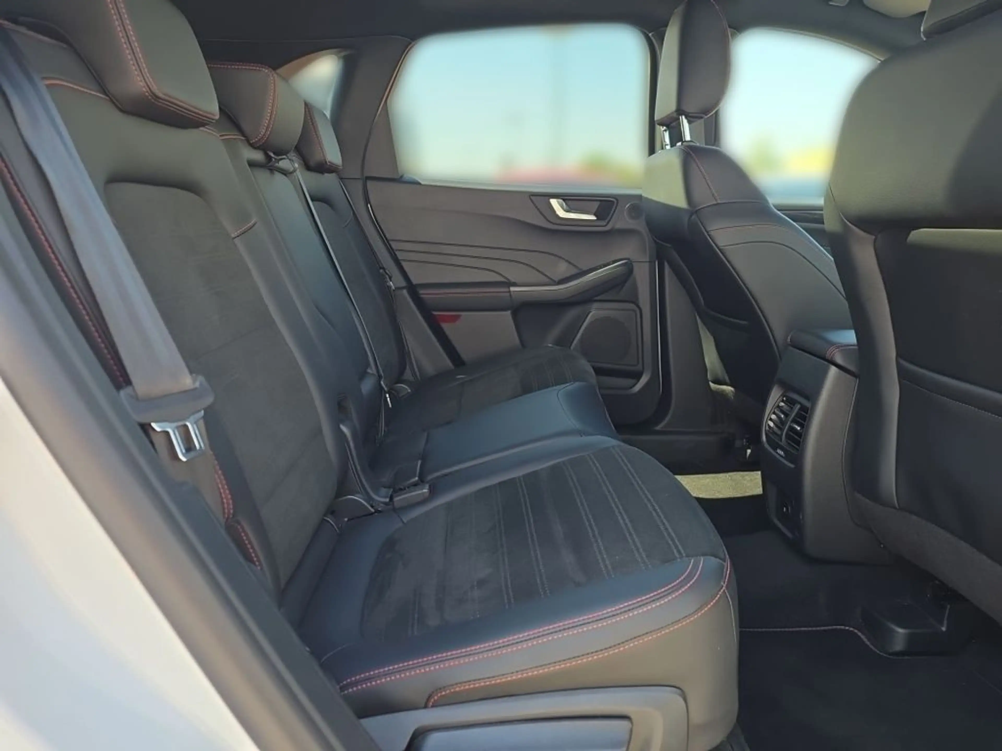 Ford Kuga 2.5 Duratec PHEV ST-LINE X — photo 15