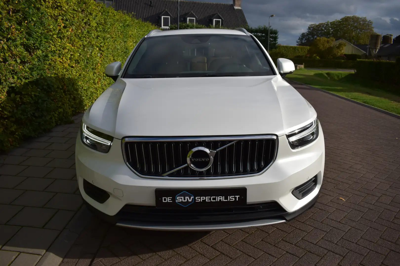 Volvo XC40 1.5 T3 164PK Inscription FULL LEER, TREKHAAK 88DKM Weiß - 2
