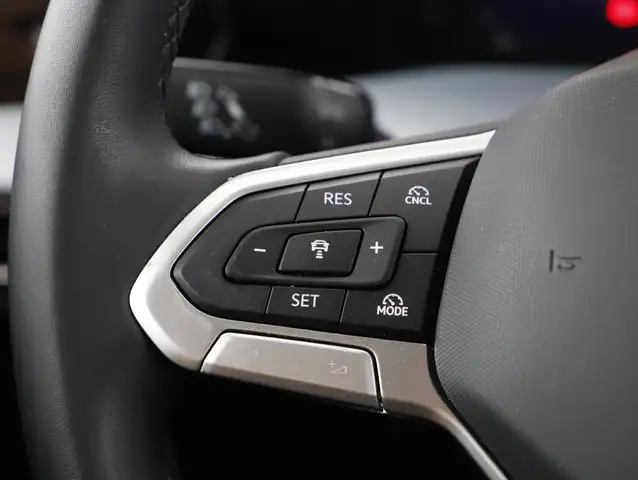 Volkswagen Golf view 12