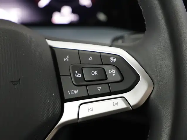 Volkswagen Golf view 13