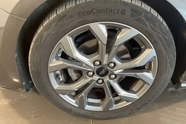 Ford Focus view 8