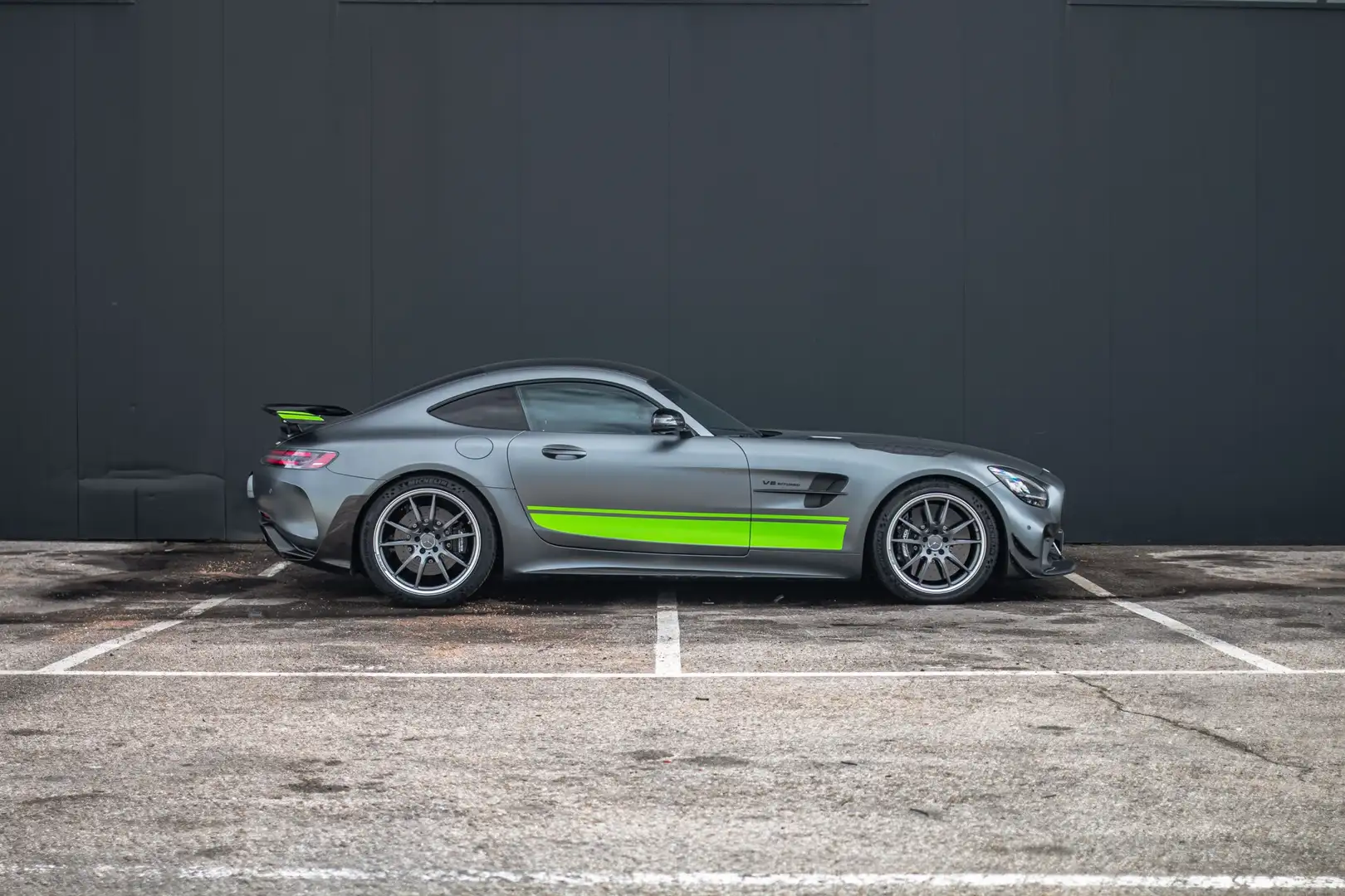 Mercedes-Benz AMG GT Coupé R AMG PRO Szary - 2