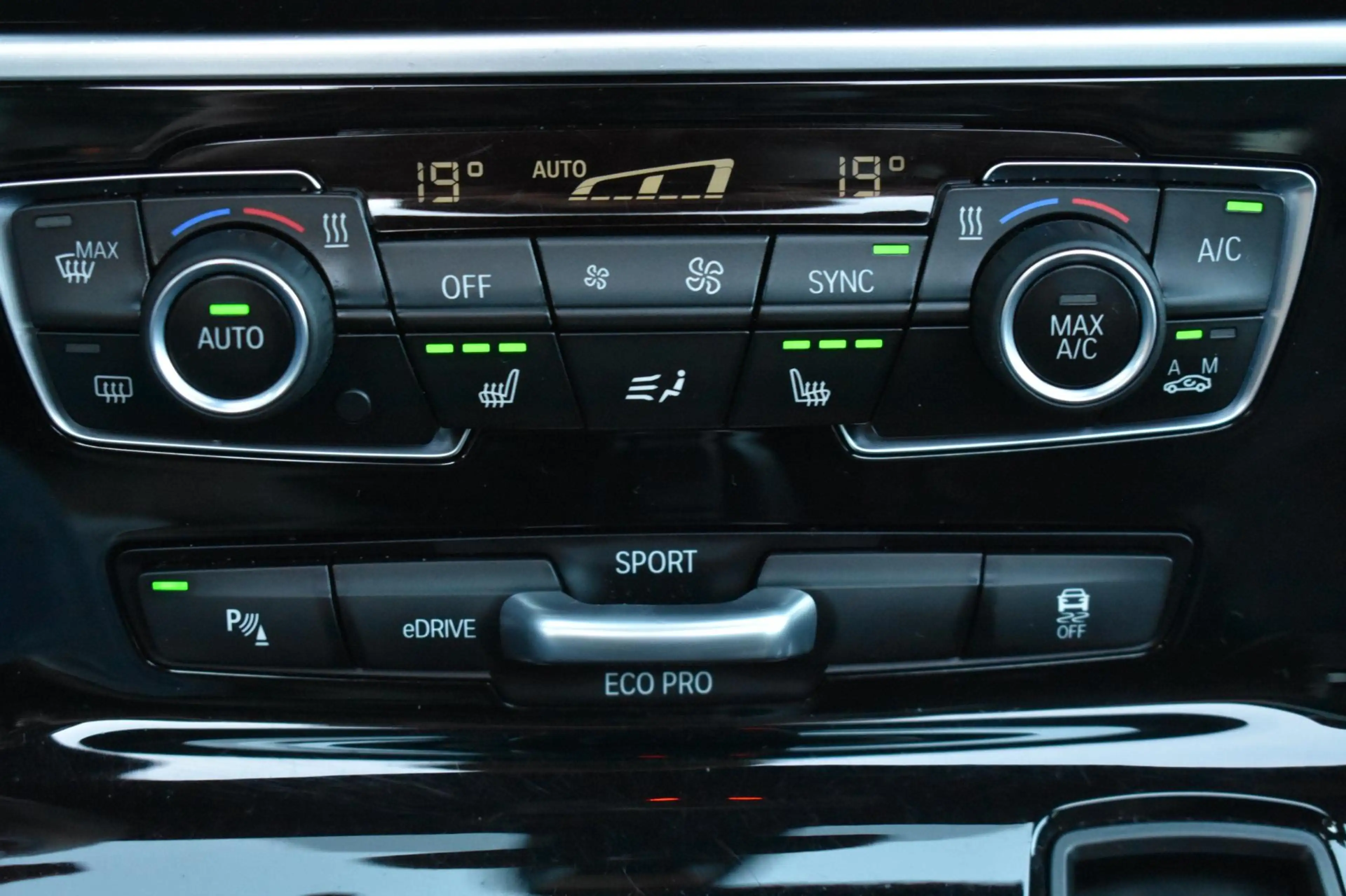 BMW 225 2-serie Active Tourer 225xe M Sport '15 M Pakket P — photo 22