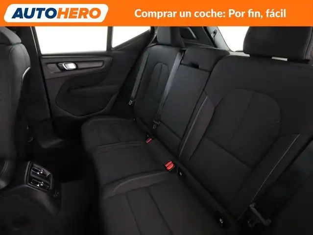 Volvo XC40 view 15