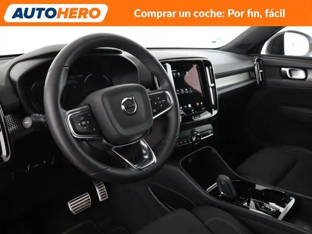 Volvo XC40 view 12