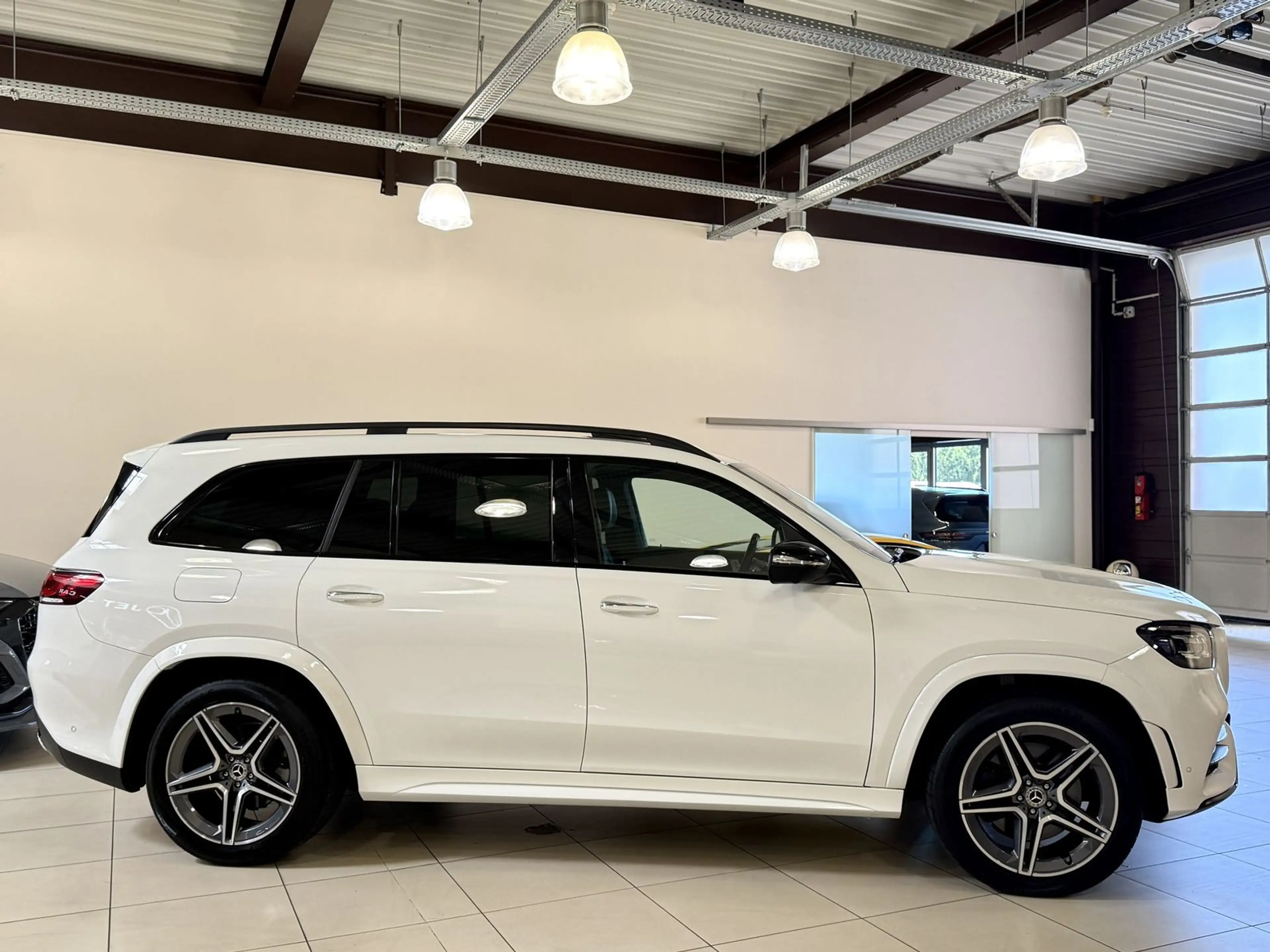 Mercedes-Benz GLS 350 d 4Matic AMG Line 1.Hand-Luft-7 Sitzer — photo 5