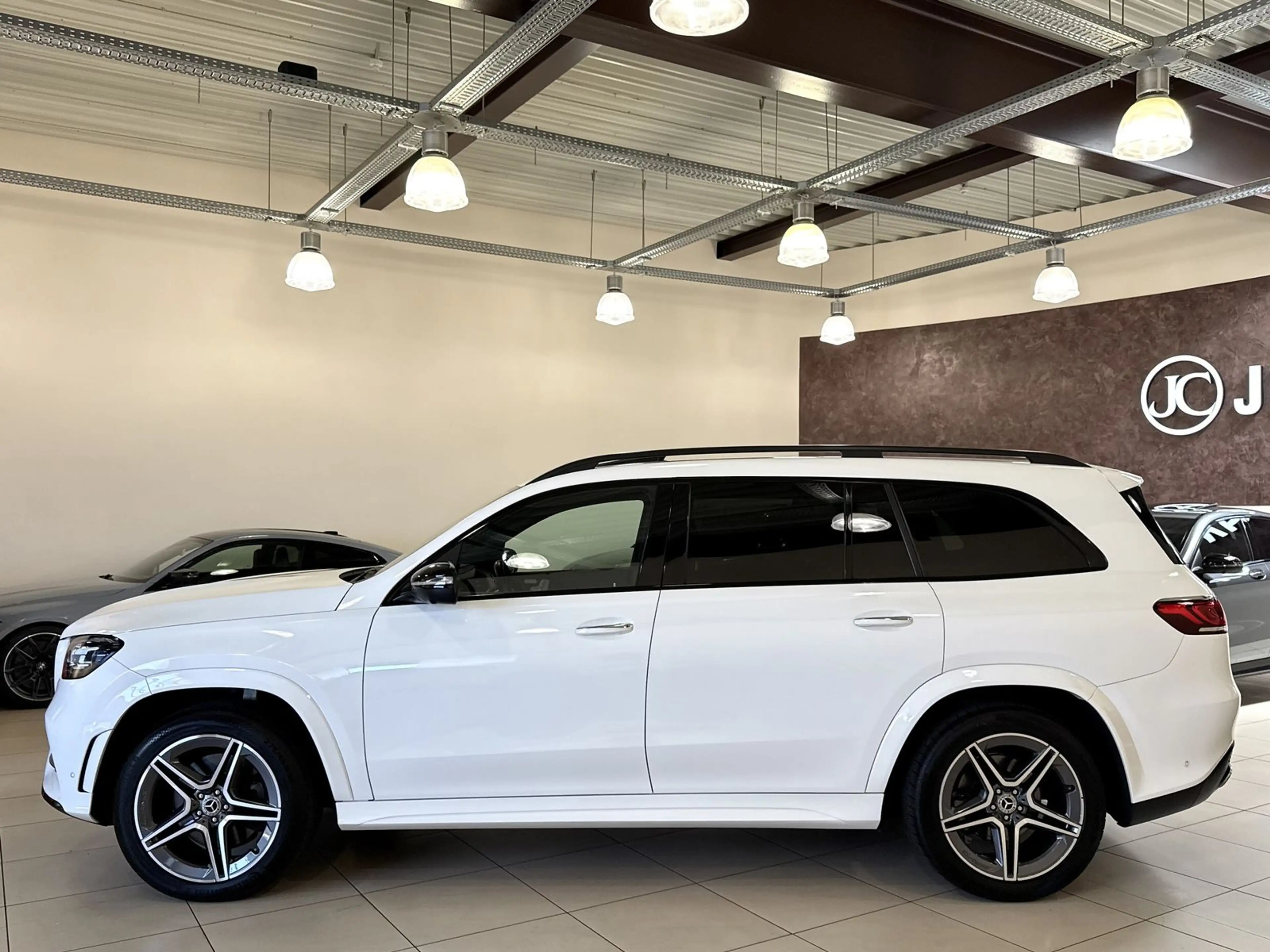 Mercedes-Benz GLS 350 d 4Matic AMG Line 1.Hand-Luft-7 Sitzer — photo 3