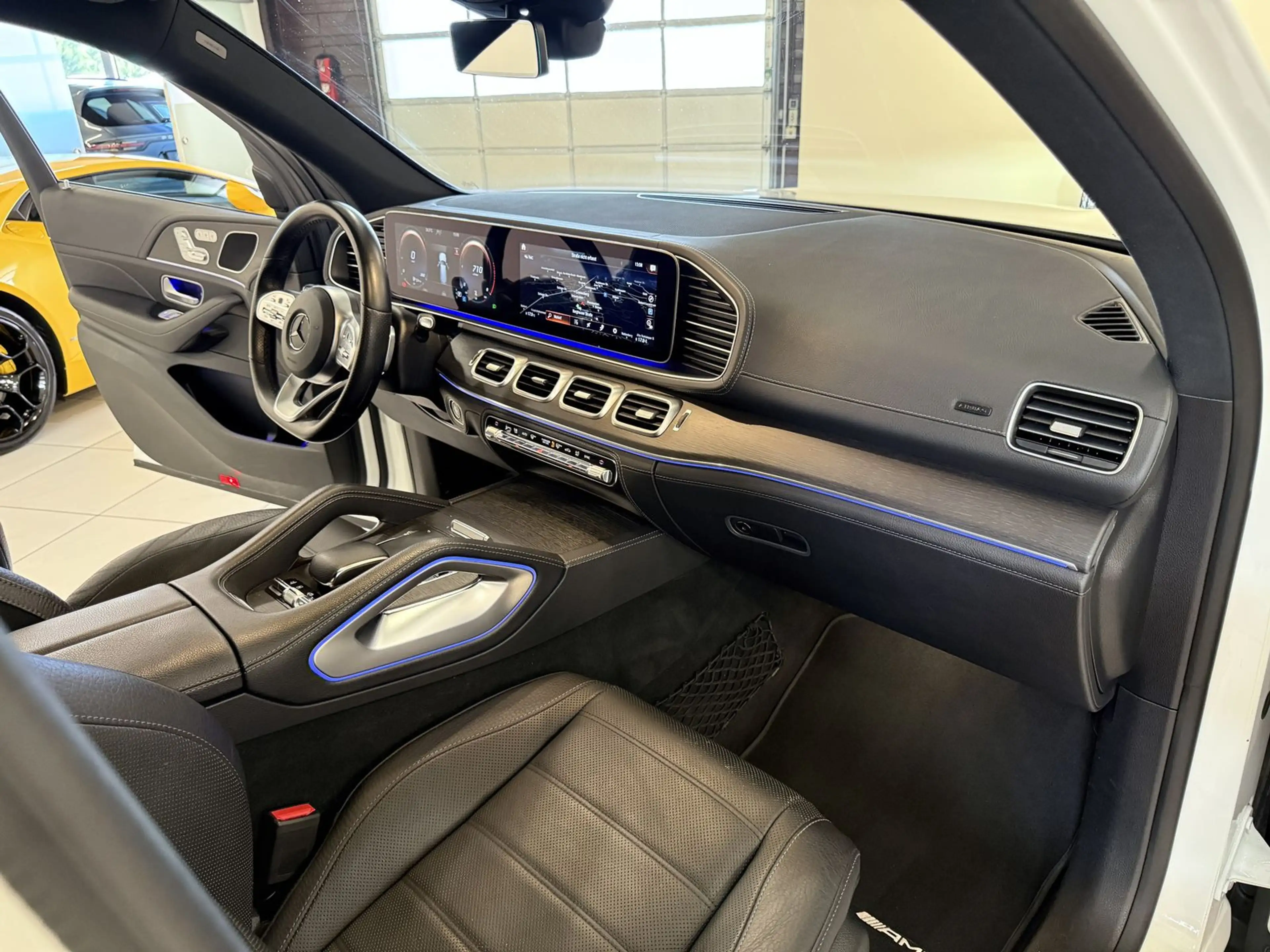 Mercedes-Benz GLS 350 d 4Matic AMG Line 1.Hand-Luft-7 Sitzer — photo 9