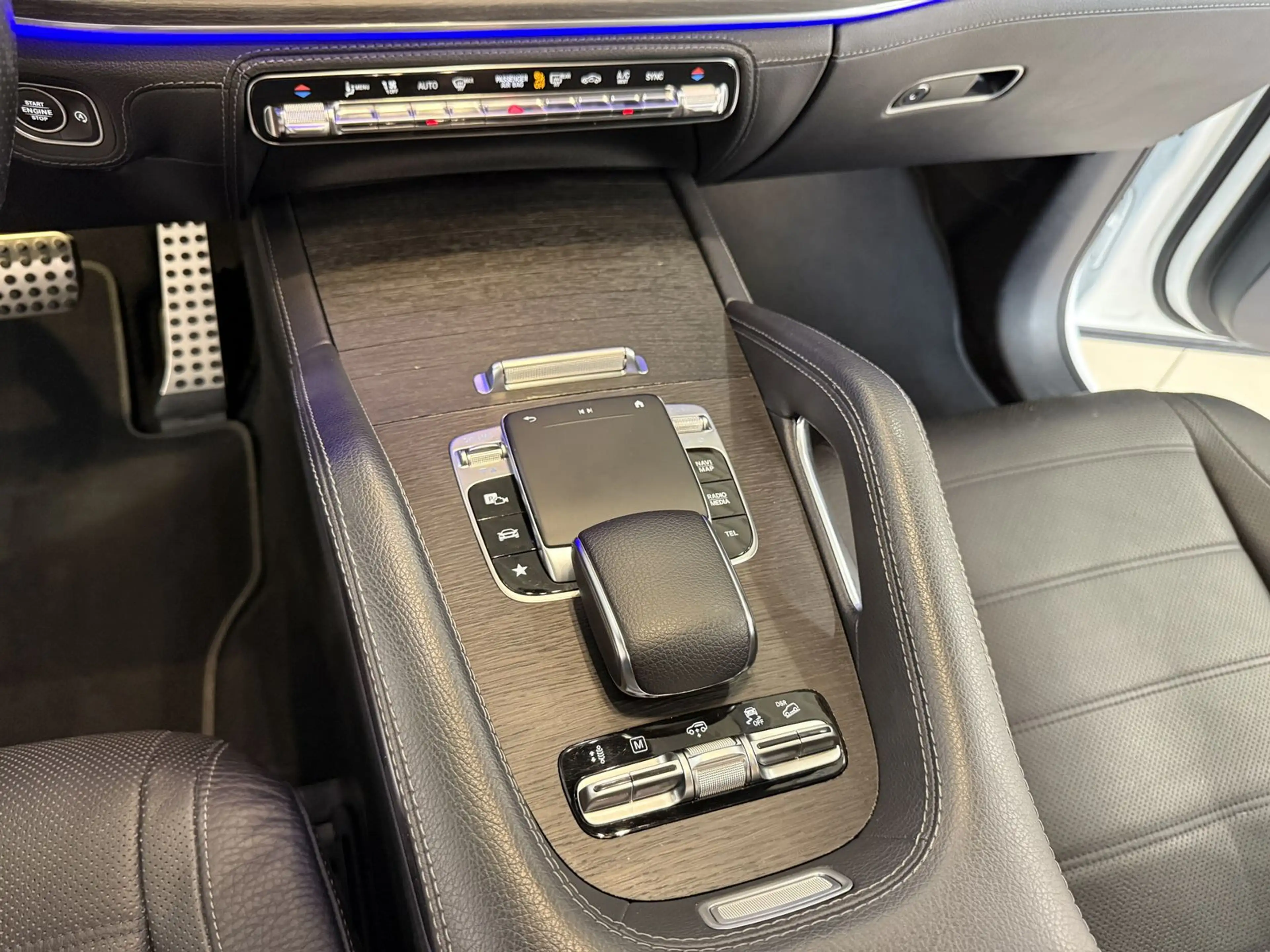 Mercedes-Benz GLS 350 d 4Matic AMG Line 1.Hand-Luft-7 Sitzer — photo 15