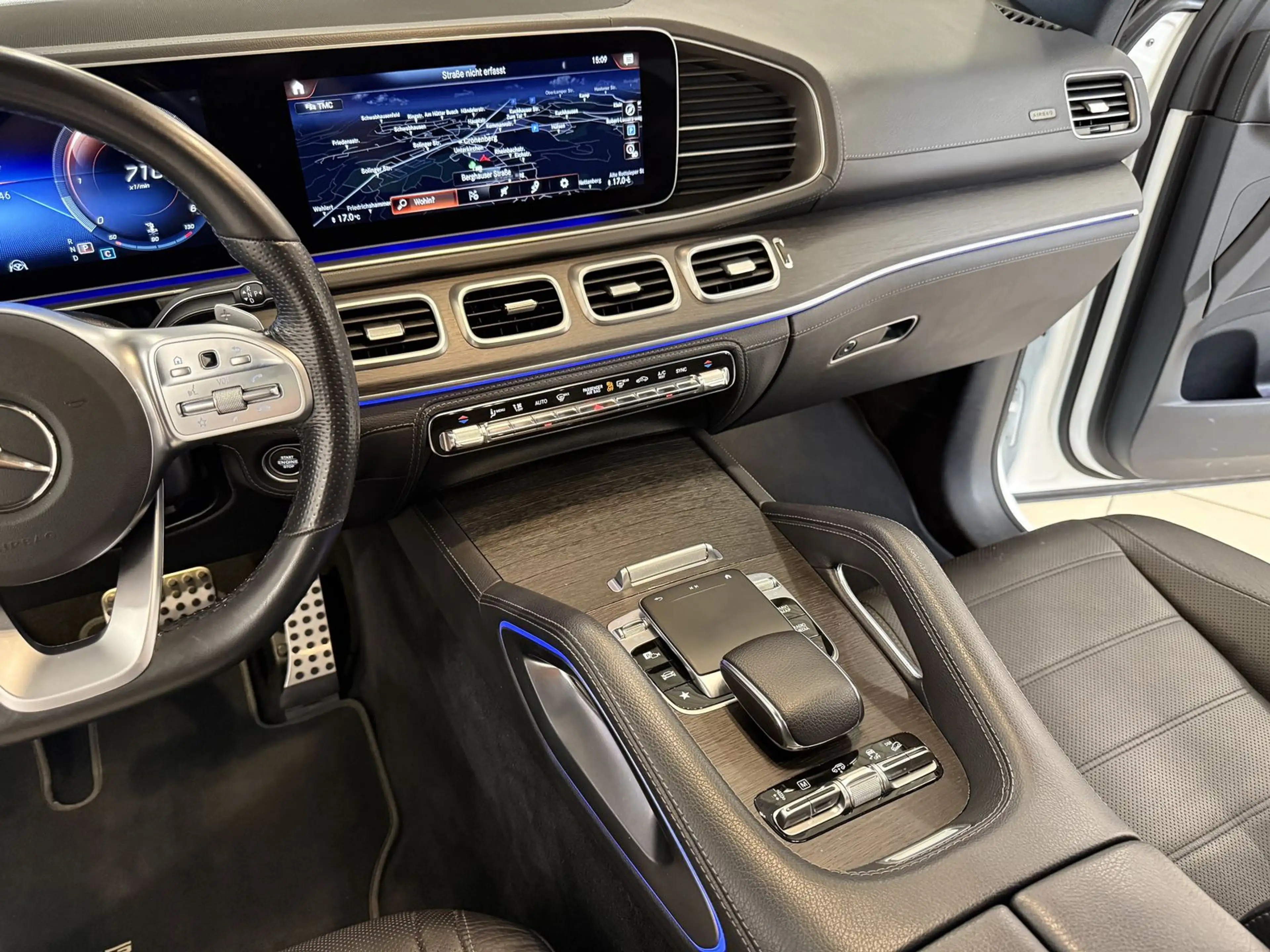 Mercedes-Benz GLS 350 d 4Matic AMG Line 1.Hand-Luft-7 Sitzer — photo 12