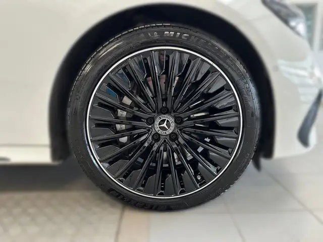 Mercedes-Benz E 300 e AMG LINE BUMESTER DIGITAL LIGHT Ansicht 10