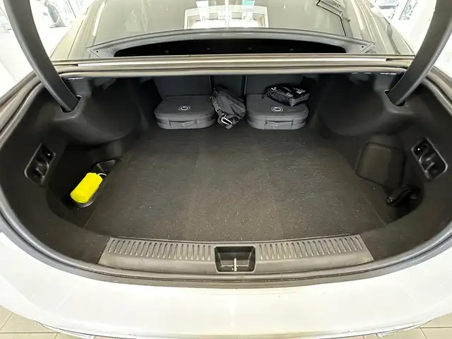 Mercedes-Benz E 300 e AMG LINE BUMESTER DIGITAL LIGHT Ansicht 23