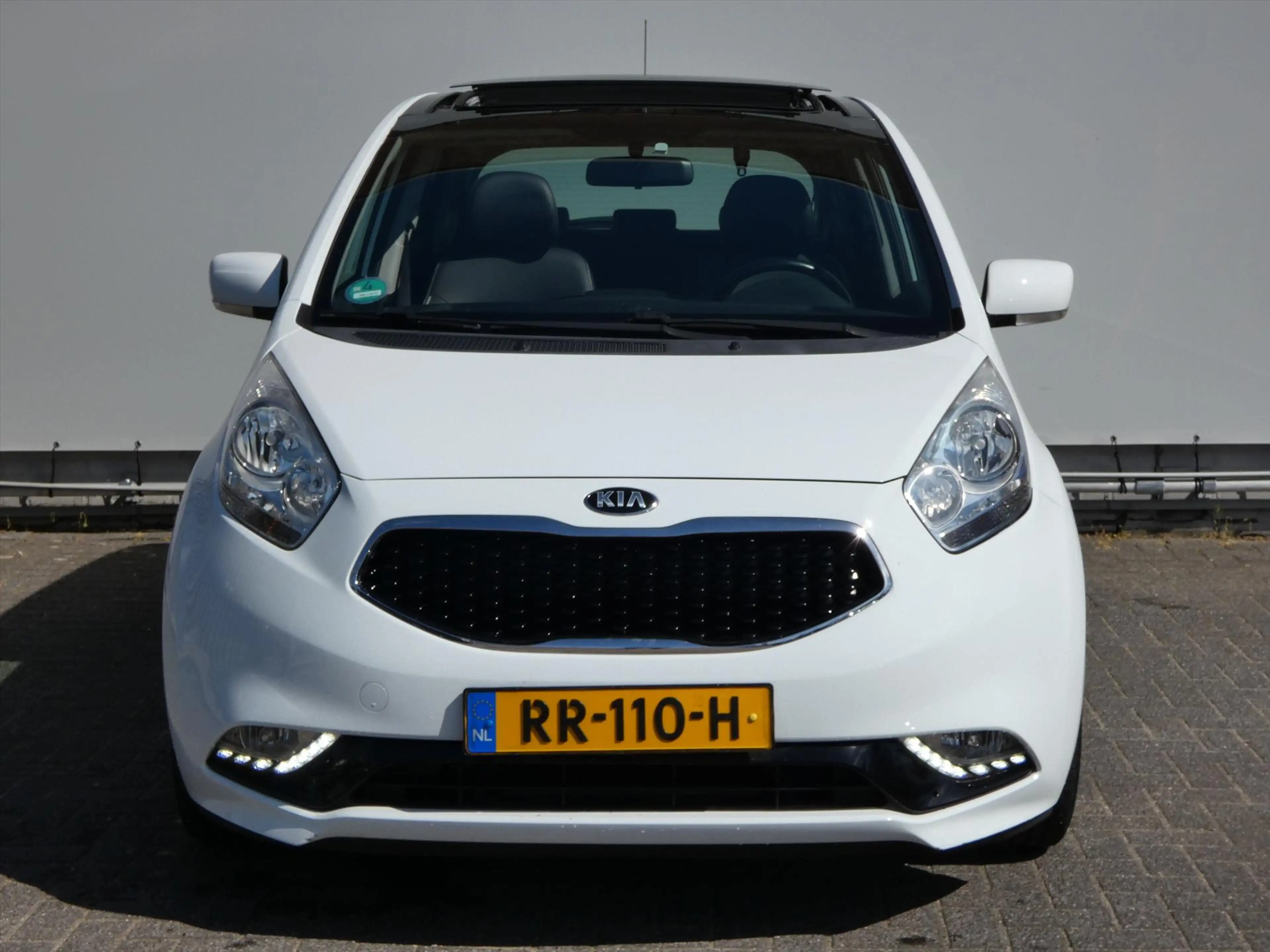 Kia Venga 1.4 CVVT 90pk Summer Edition — photo 2