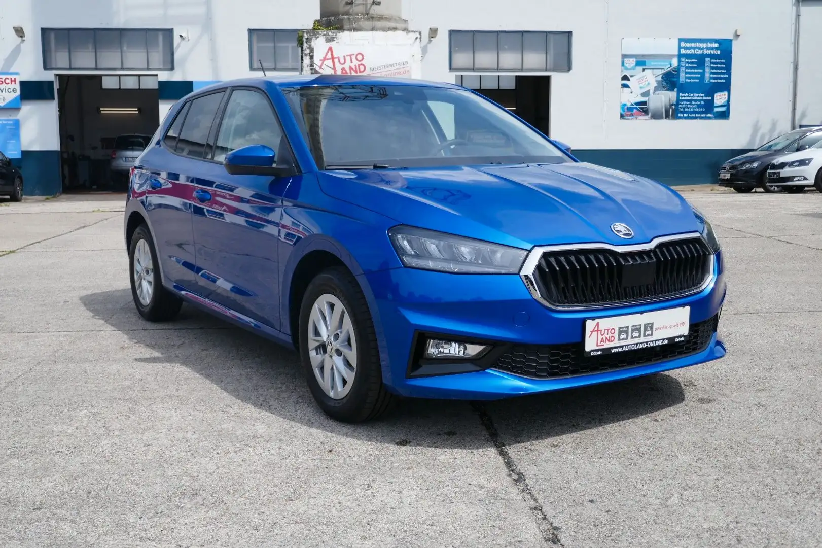 Skoda Fabia 1.0l TSI Essence LED /PDC/AppConnect Blau - 1