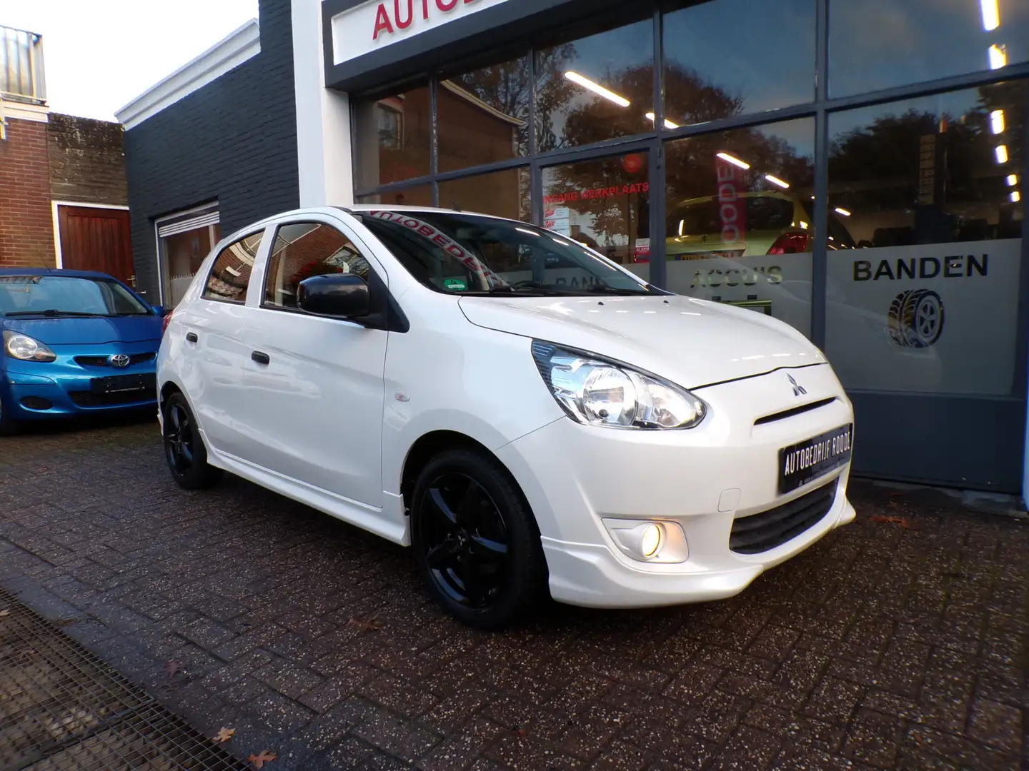 Mitsubishi Space Star 1.0 5-Drs Sport White Edition AIRCO,LMV ! ''ZONDAG Weiß - 2