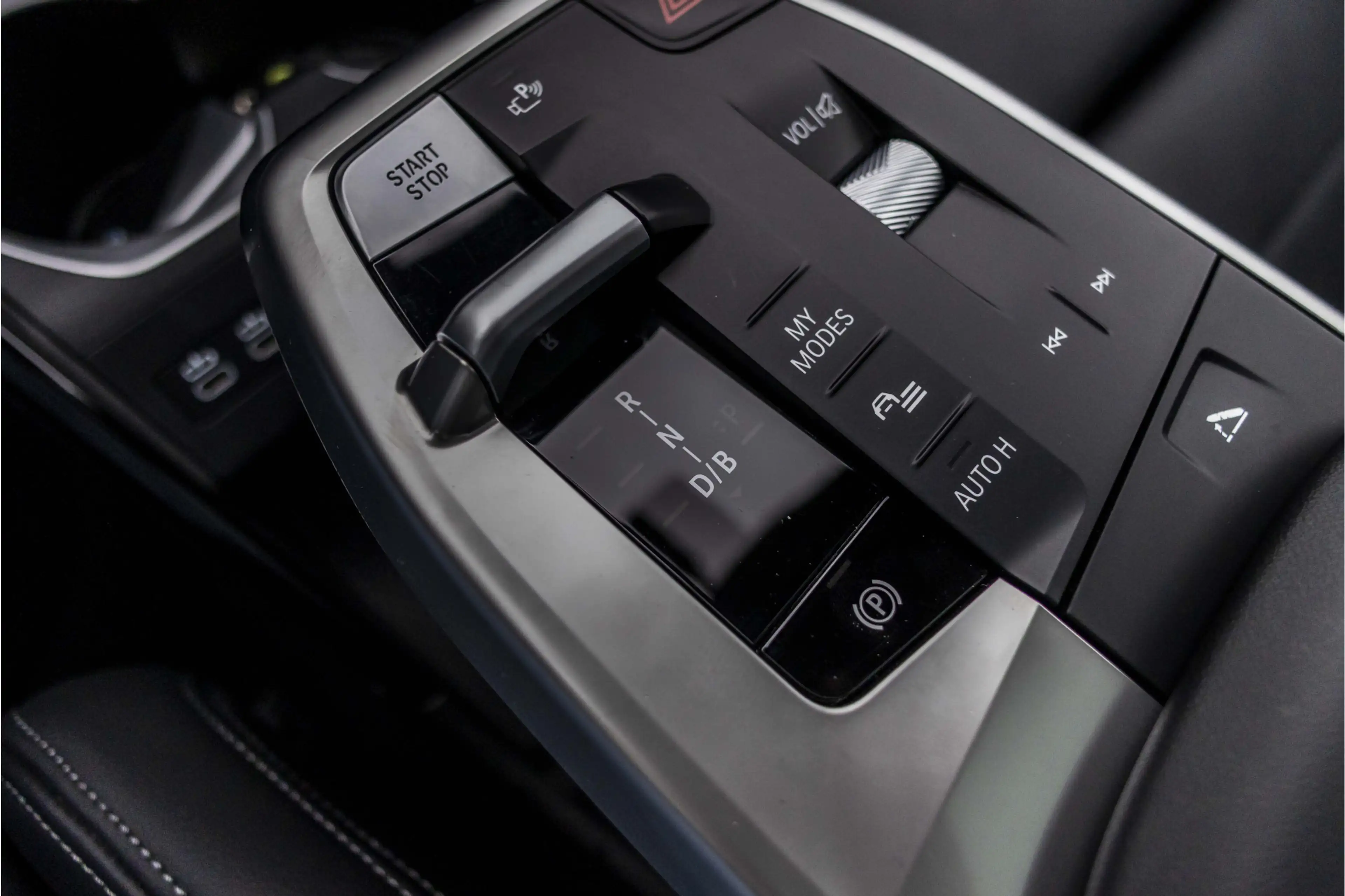 BMW iX2 eDrive20 67 kWh M Sport | Panodak | Harman Kardon — photo 8