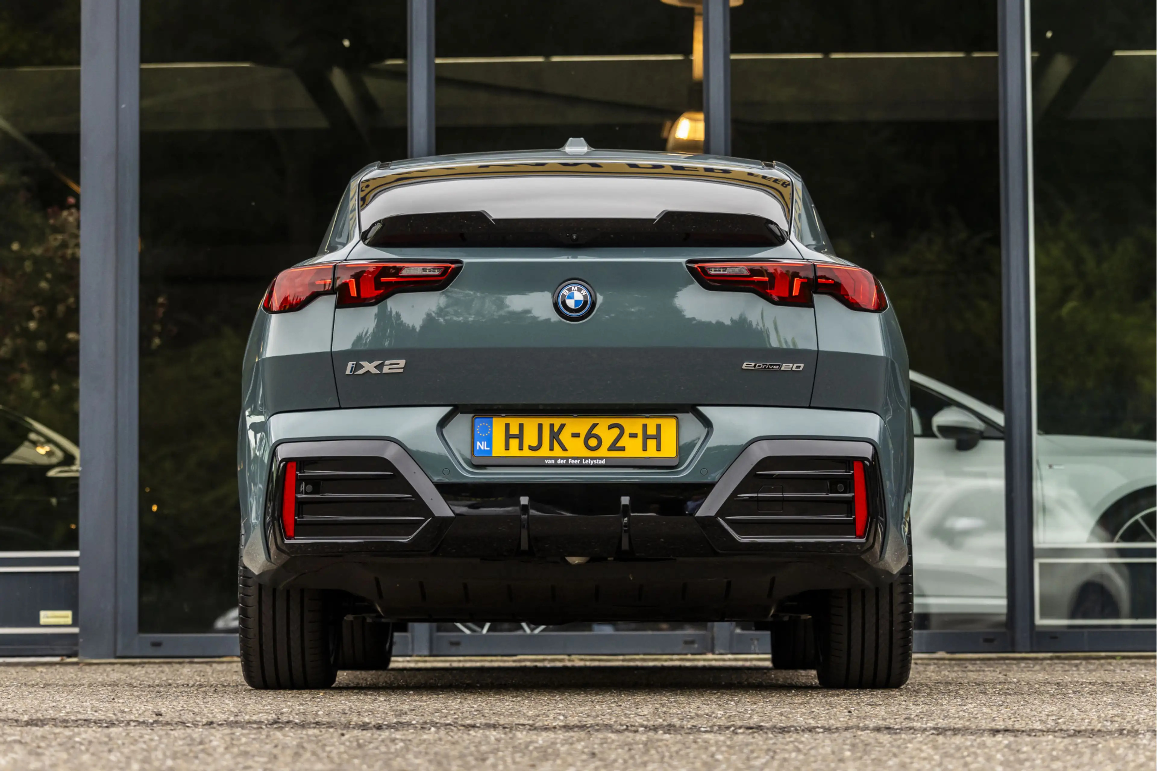 BMW iX2 eDrive20 67 kWh M Sport | Panodak | Harman Kardon — photo 10