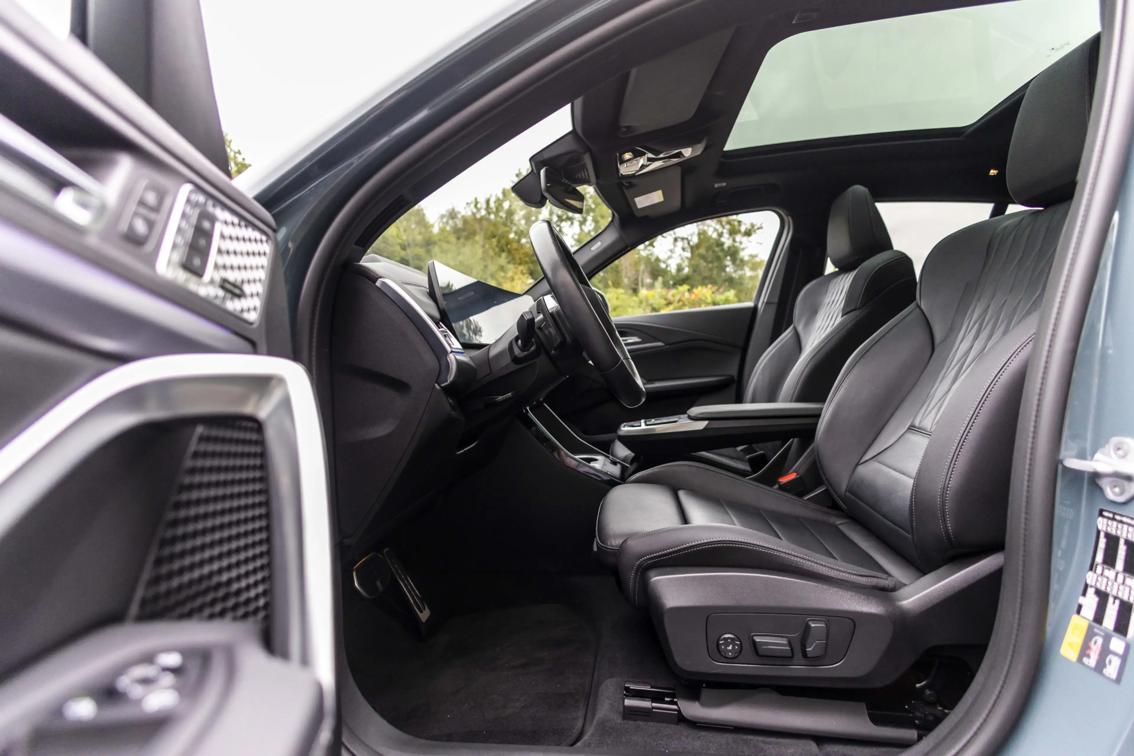 BMW iX2 eDrive20 67 kWh M Sport | Panodak | Harman Kardon — photo 6