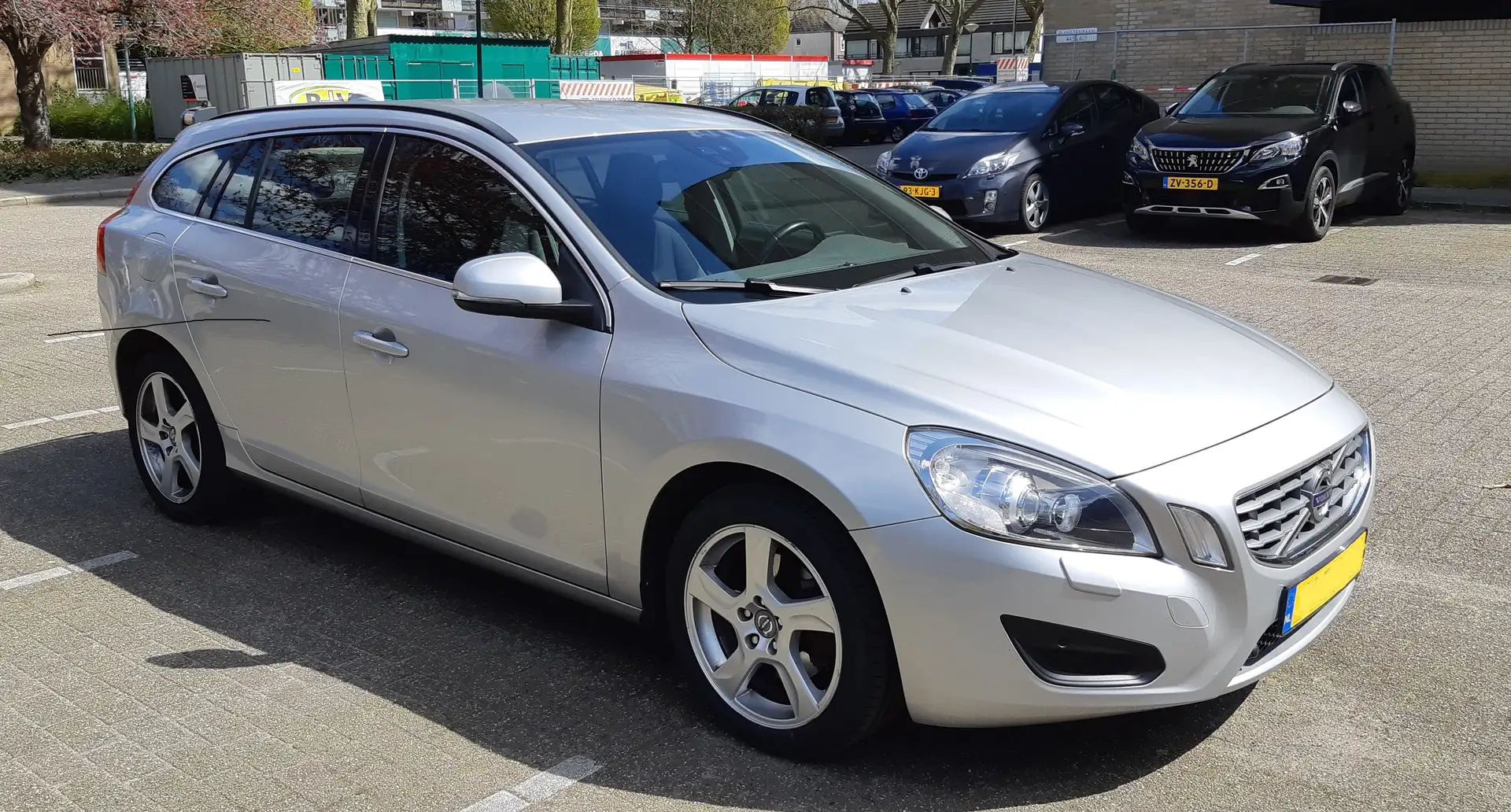 Volvo V60 V60 1.6 T3 Summum Zilver - 1