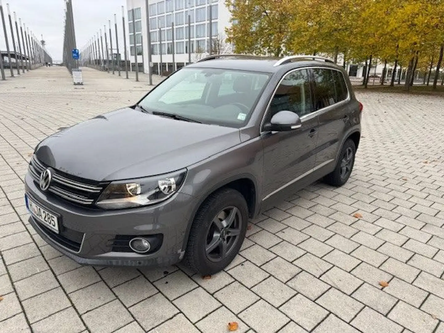 Volkswagen Tiguan Sport & Style BMT Gris - 1