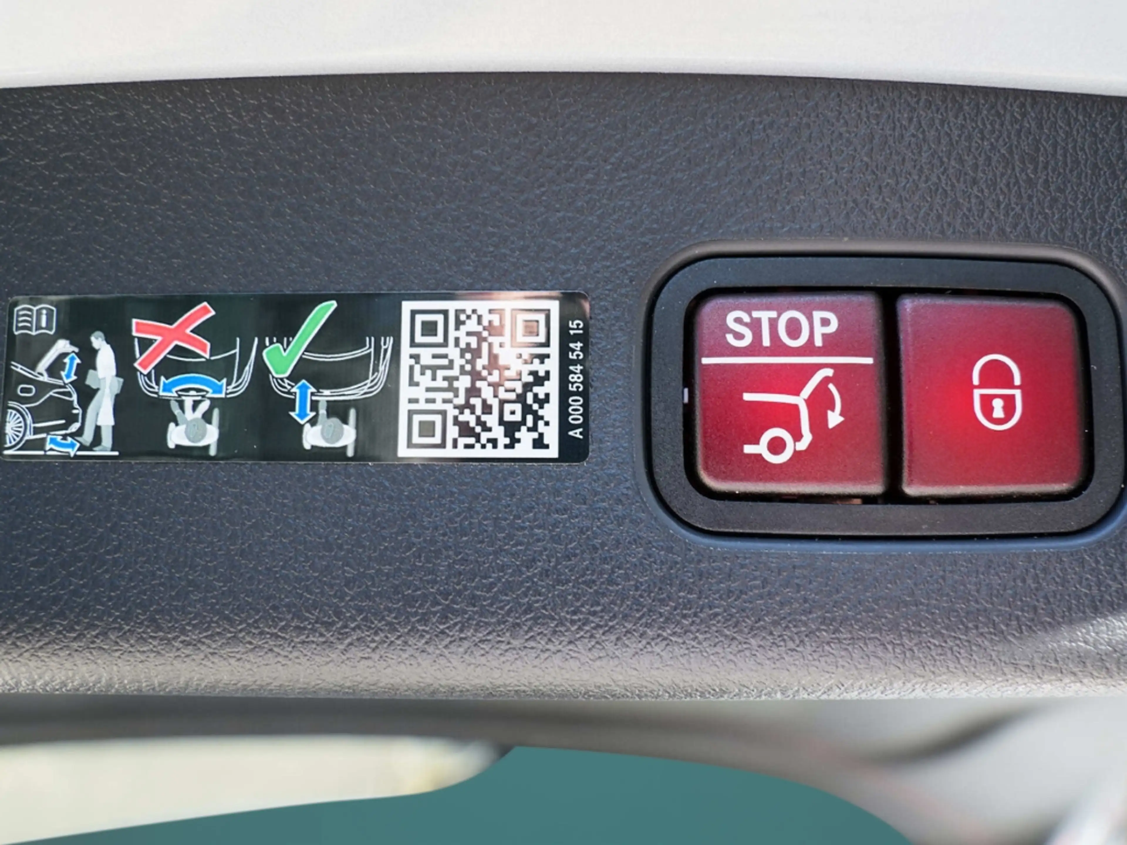 Mercedes-Benz GLC 300 d 4Matic AMG Night MBUX Keyless Digital — photo 16