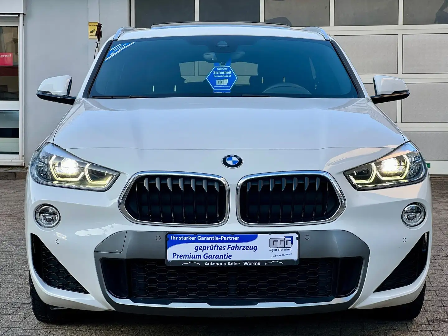 BMW X2 xDrive 20d*M-SPORT*Auto*19%*Navi*HUD*Panorama Weiß - 2