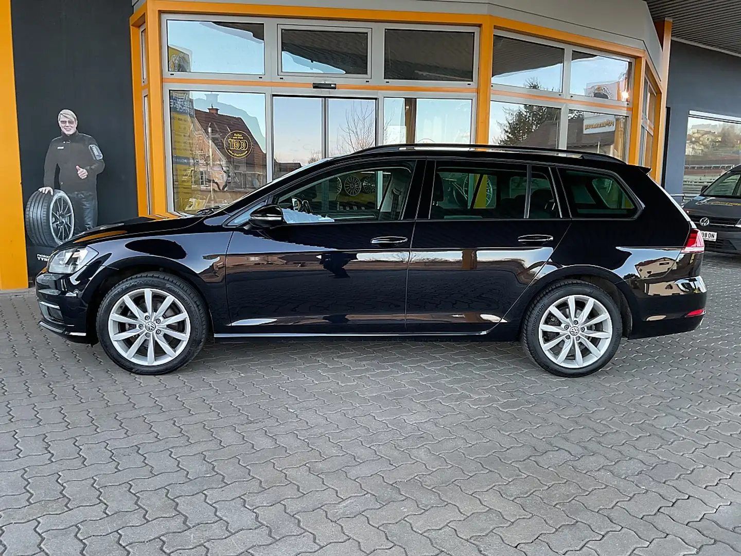 Volkswagen Golf Variant Rabbit 40 1,5 TSI ACT**VIRTUAL*ALCANTARA*STHZ** Schwarz - 2