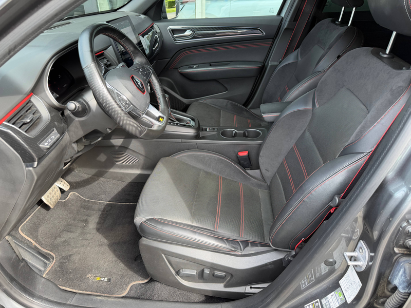Renault Arkana R.S. Line TCe 140 EDC — photo 3