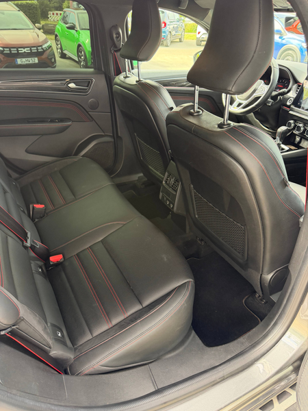 Renault Arkana R.S. Line TCe 140 EDC — photo 14