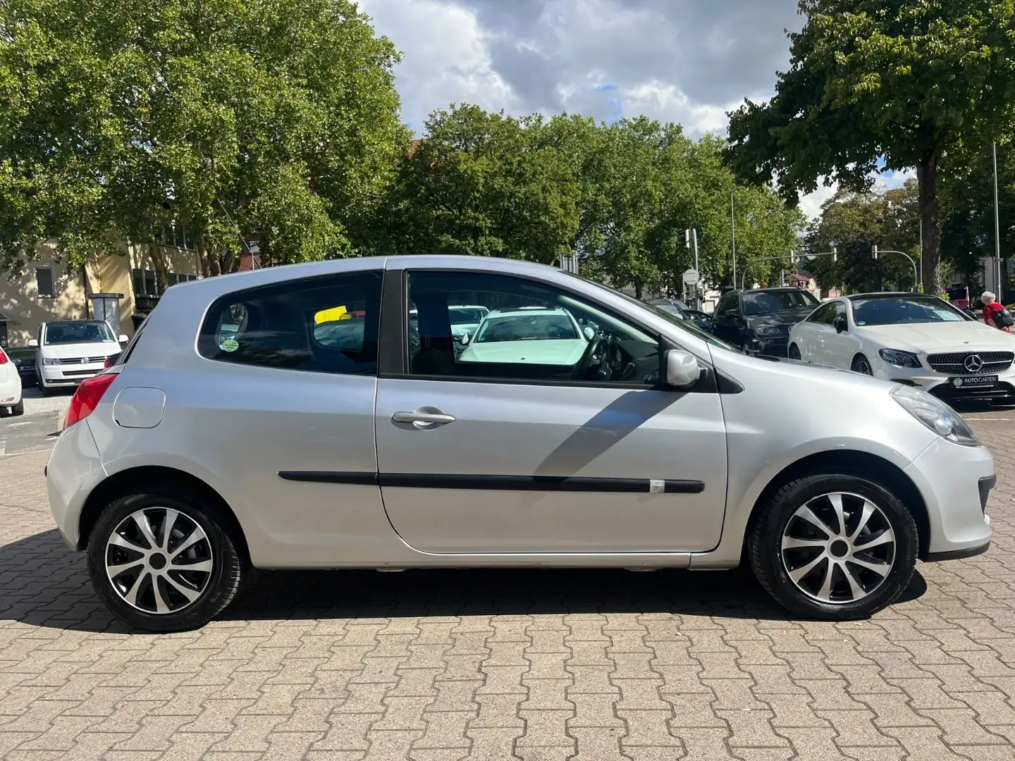 Renault Clio III Dynamique Silber - 2