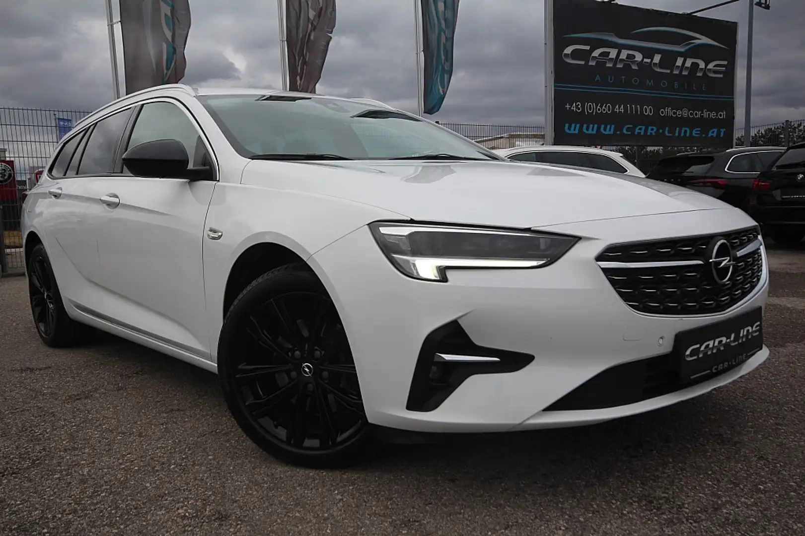 Opel Insignia ST 2,0 CDTI BlueInjection Ultimate St./St. Aut.... Blanc - 1