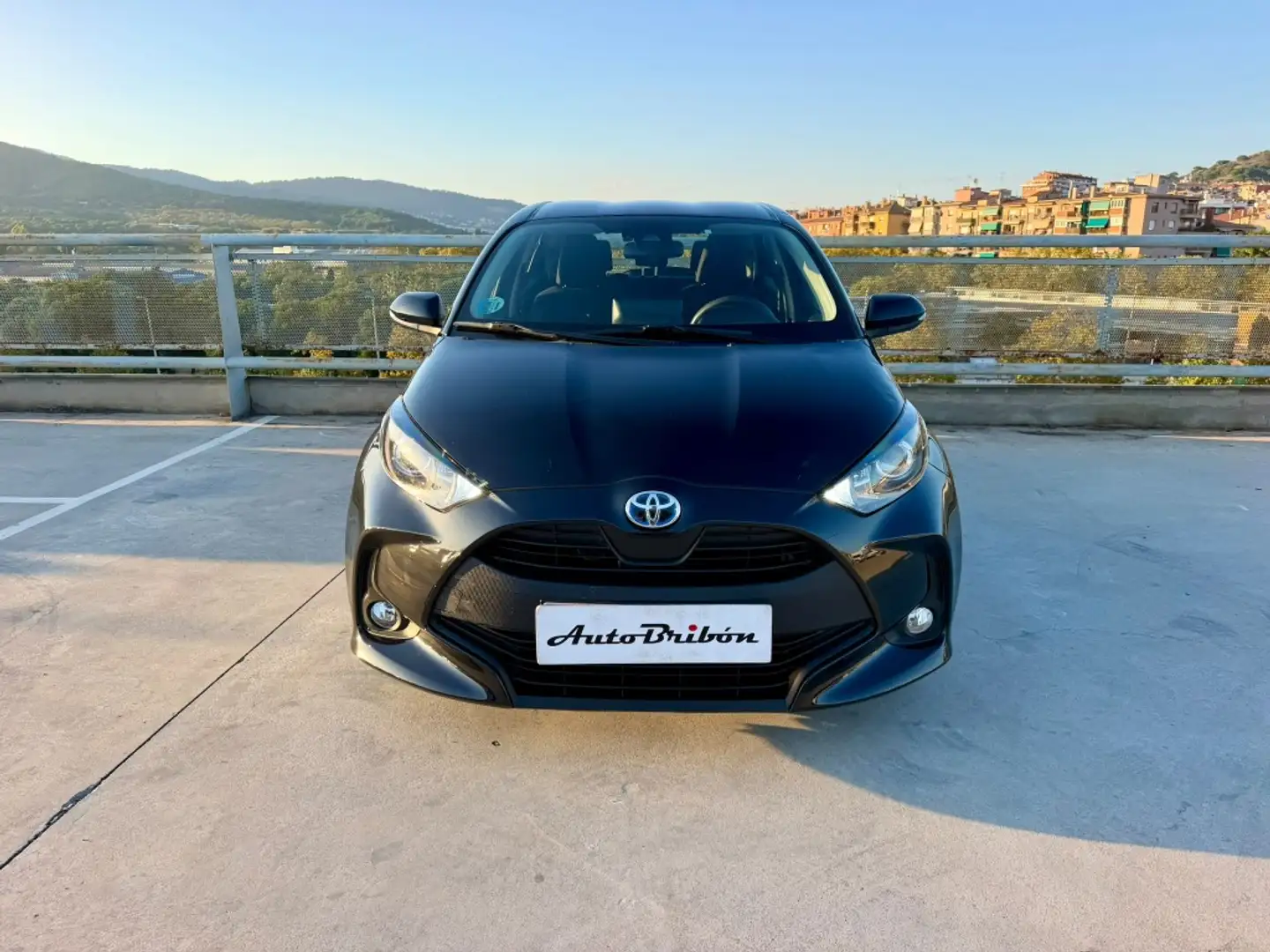 Toyota Yaris 120H 1.5 Style Negro - 2