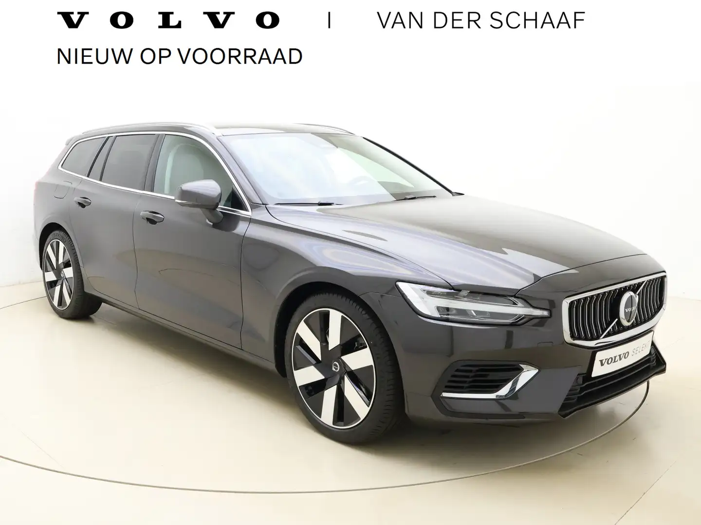 Volvo V60 T6 350pk AWD Essential Edition Bright / Voorraadko Gris - 1