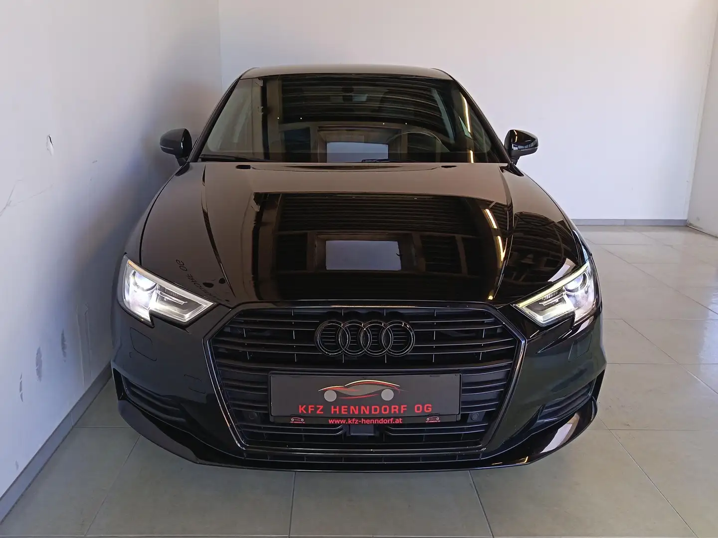 Audi A3 35 TDI design S-Tronic ab € 300 / Monat Schwarz - 2