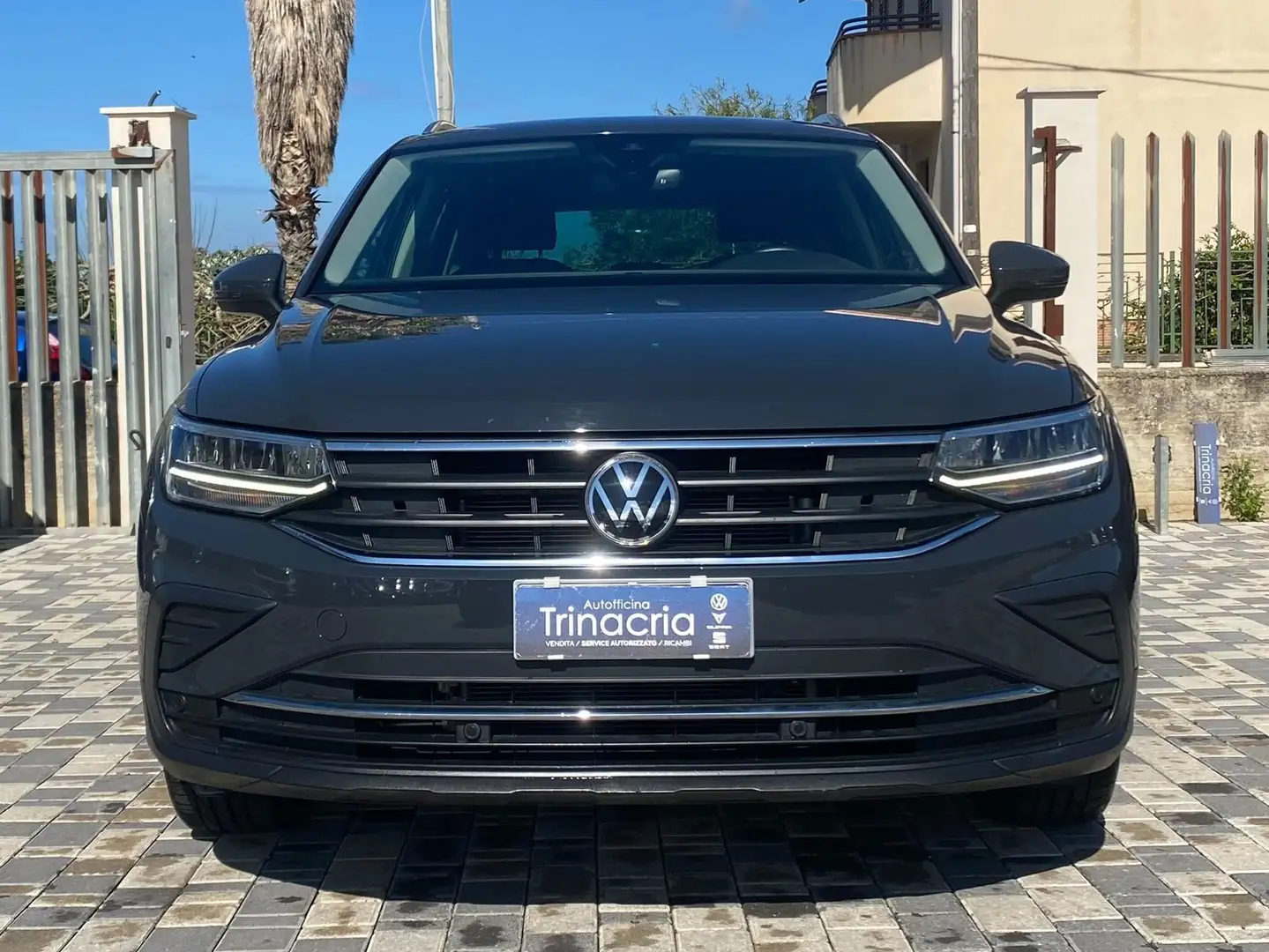 Volkswagen Tiguan Life 2.0 TDI 150CV DSG Grigio - 2