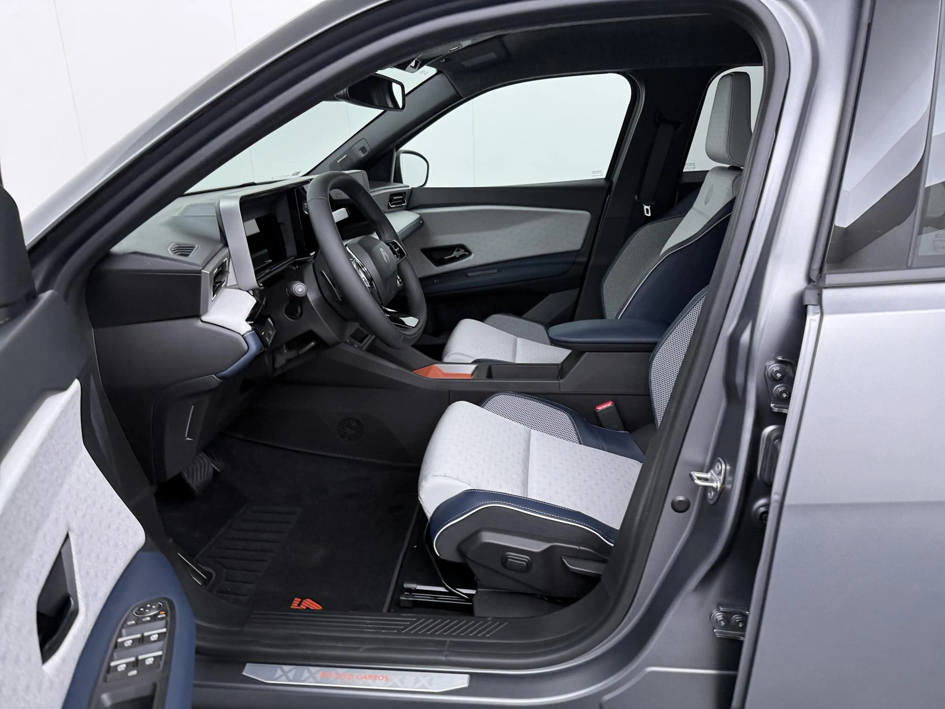 Renault R 5 comfort range Roland-Garros 52 kWh — photo 13