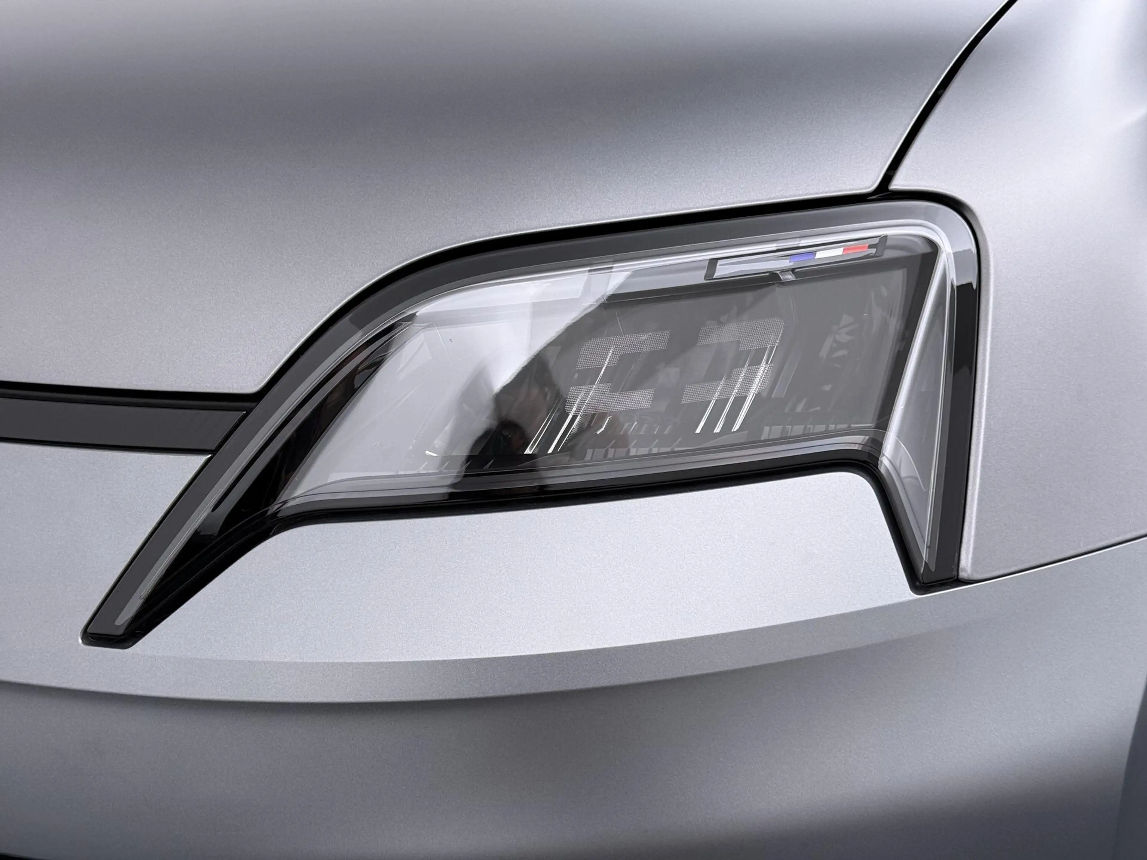 Renault R 5 comfort range Roland-Garros 52 kWh — photo 15