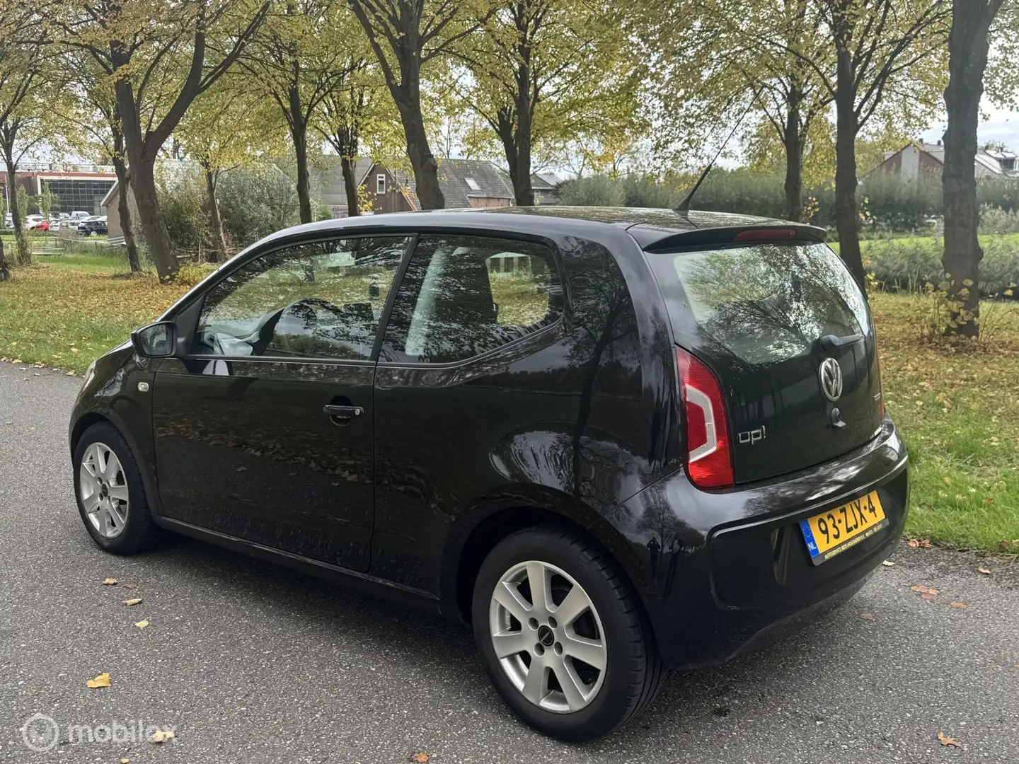 Volkswagen up! 1.0 move up! BlueMotion*APK 06/26*NAVI*AIRCO Zwart - 2