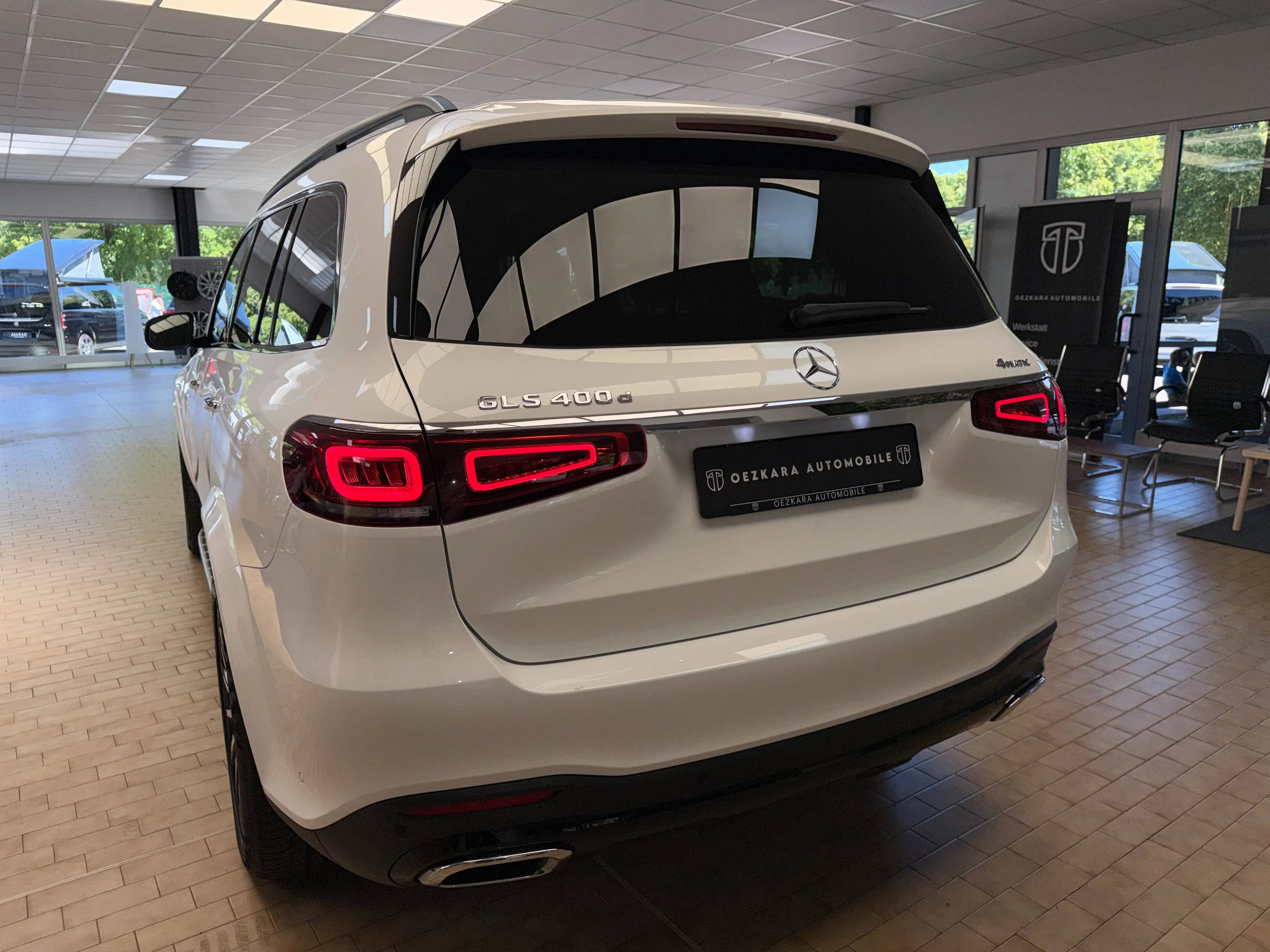 Mercedes-Benz GLS 400 GLS 400 d 4Matic AMG — photo 11