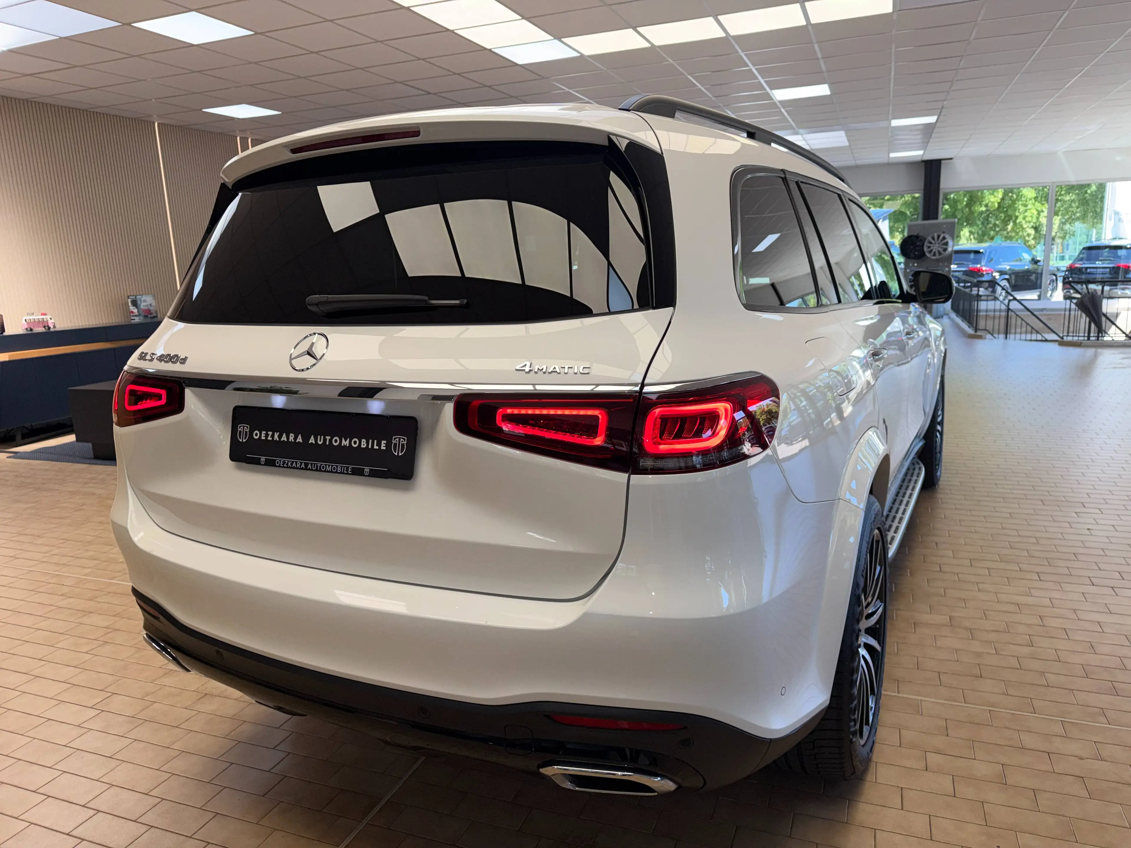Mercedes-Benz GLS 400 GLS 400 d 4Matic AMG — photo 12