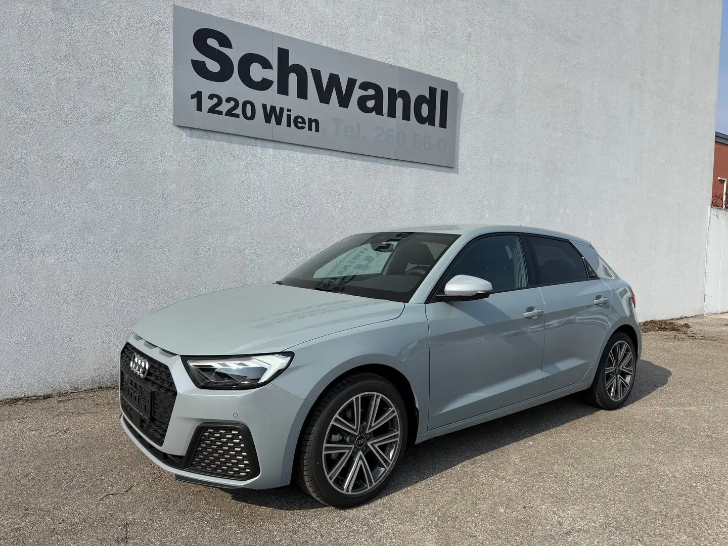 Audi A1 30 TFSI intense Grau - 2