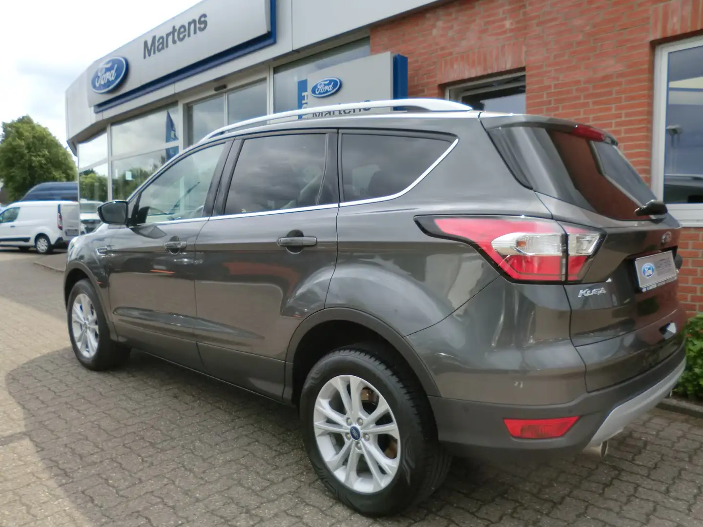 Ford Kuga Titanium 150PS Gris - 2