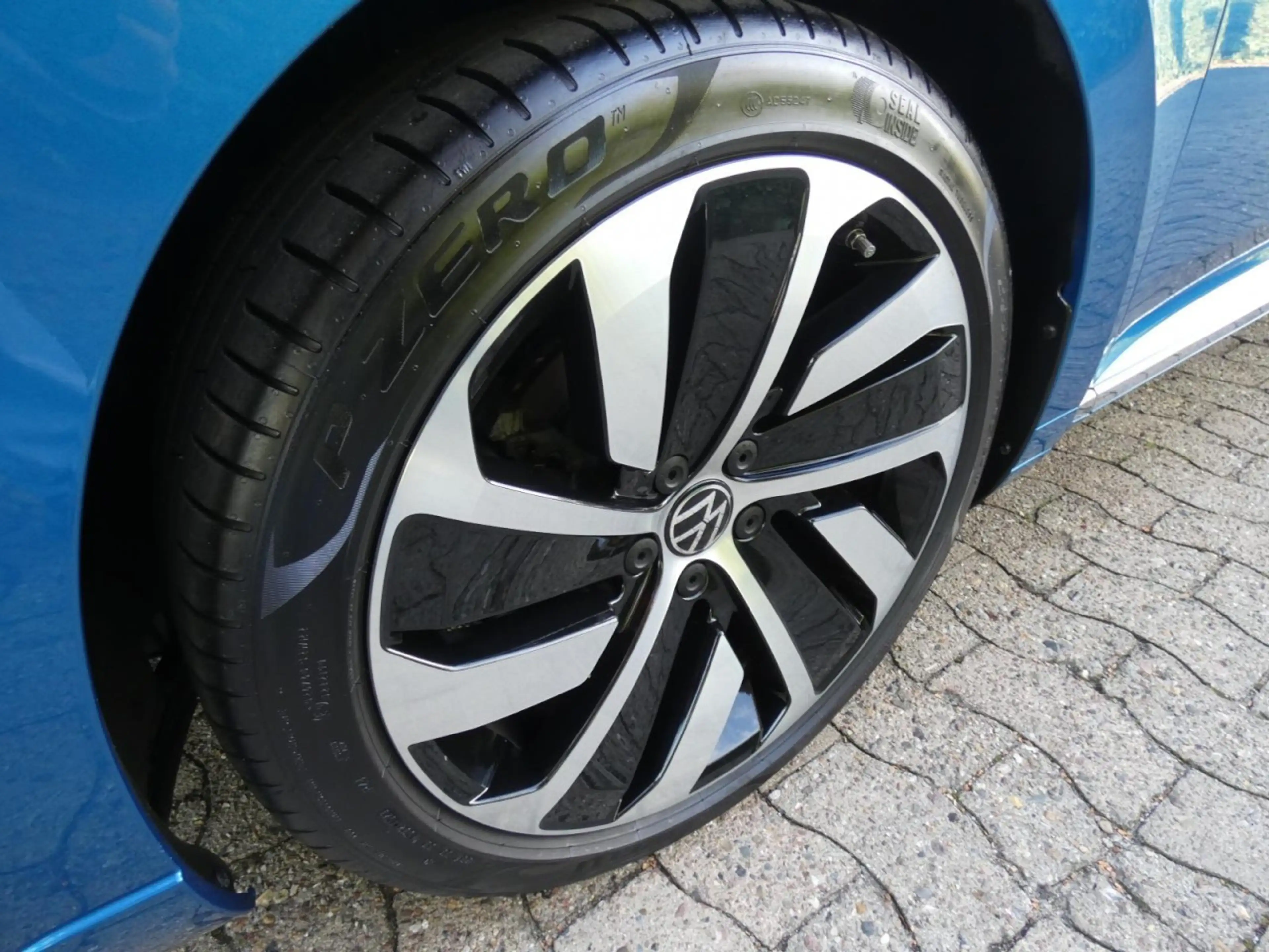 Volkswagen Arteon Shooting Brake R-Line Arteon Shootingbrake 2.0 TSI DSG R-Line LED Navi — photo 13