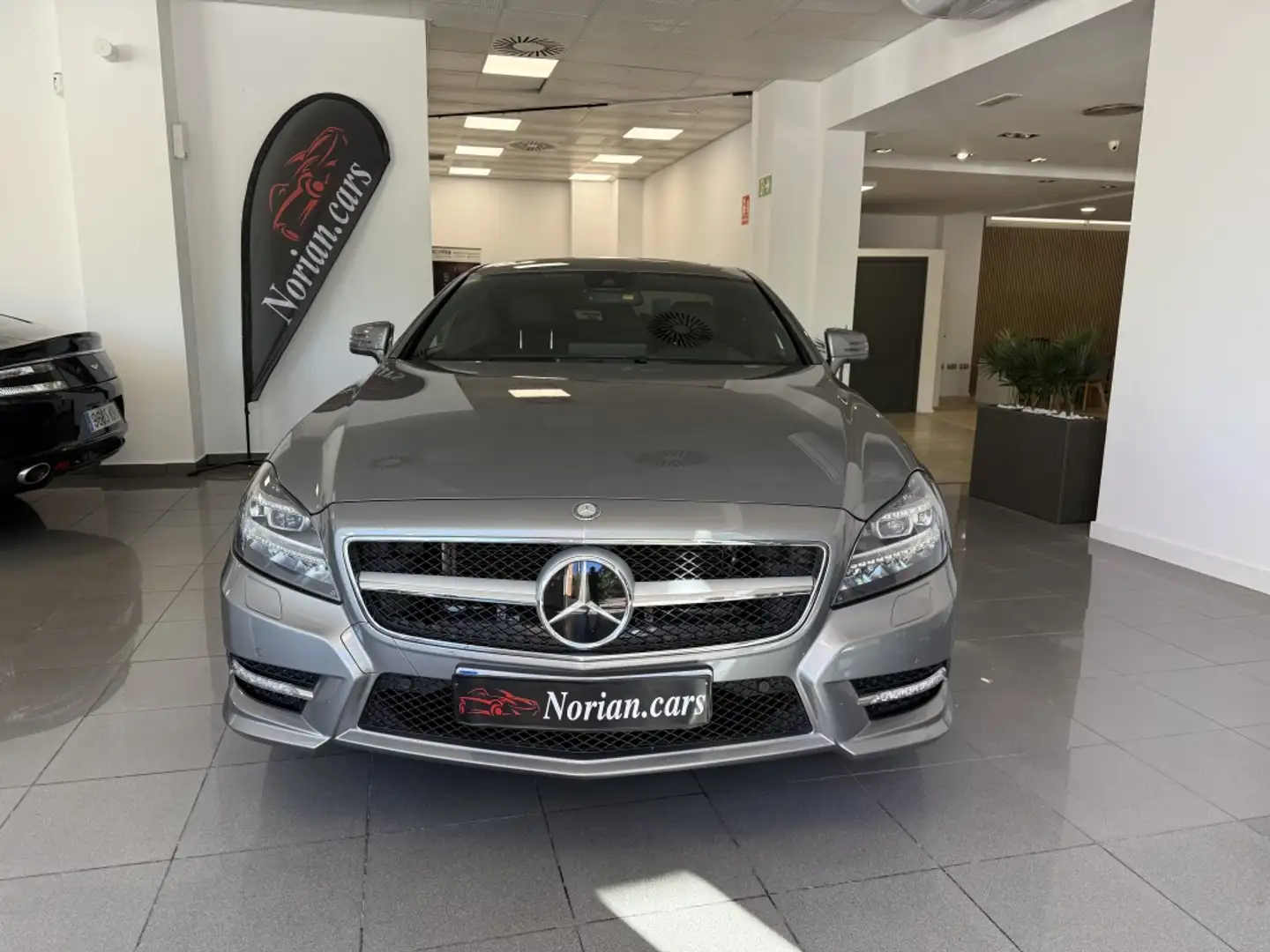 Mercedes-Benz CLS 350 BE (9.75) Aut. Grigio - 2