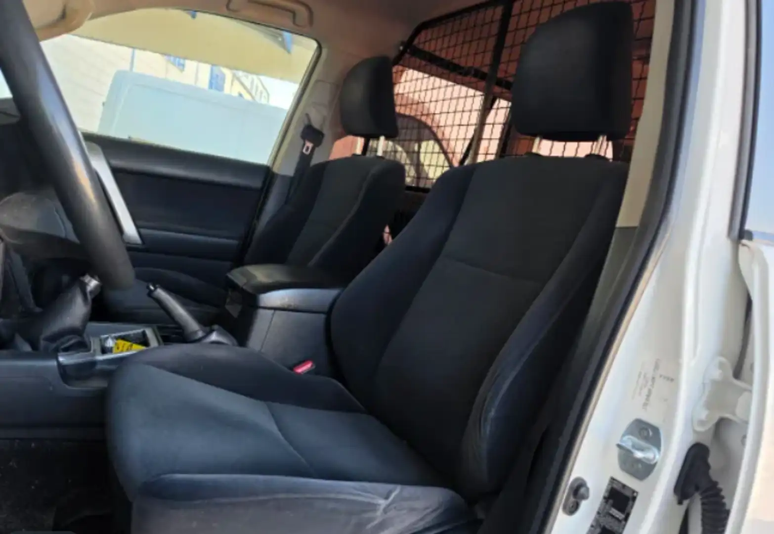 Toyota Land Cruiser D-4D GX - 2