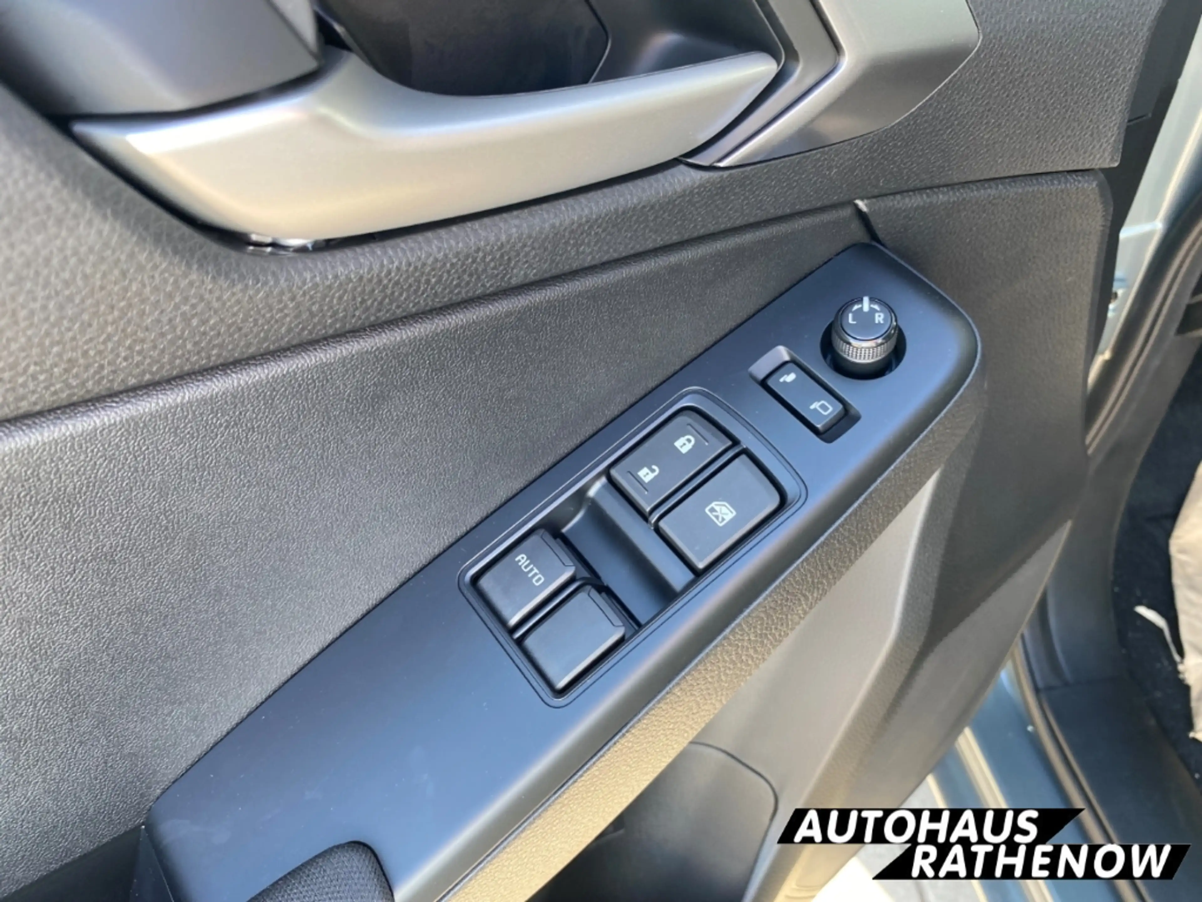 Isuzu D-Max Space Cab 2.2 LS DMS 4WD SHZ Spurhalteass. Verkehr — photo 15