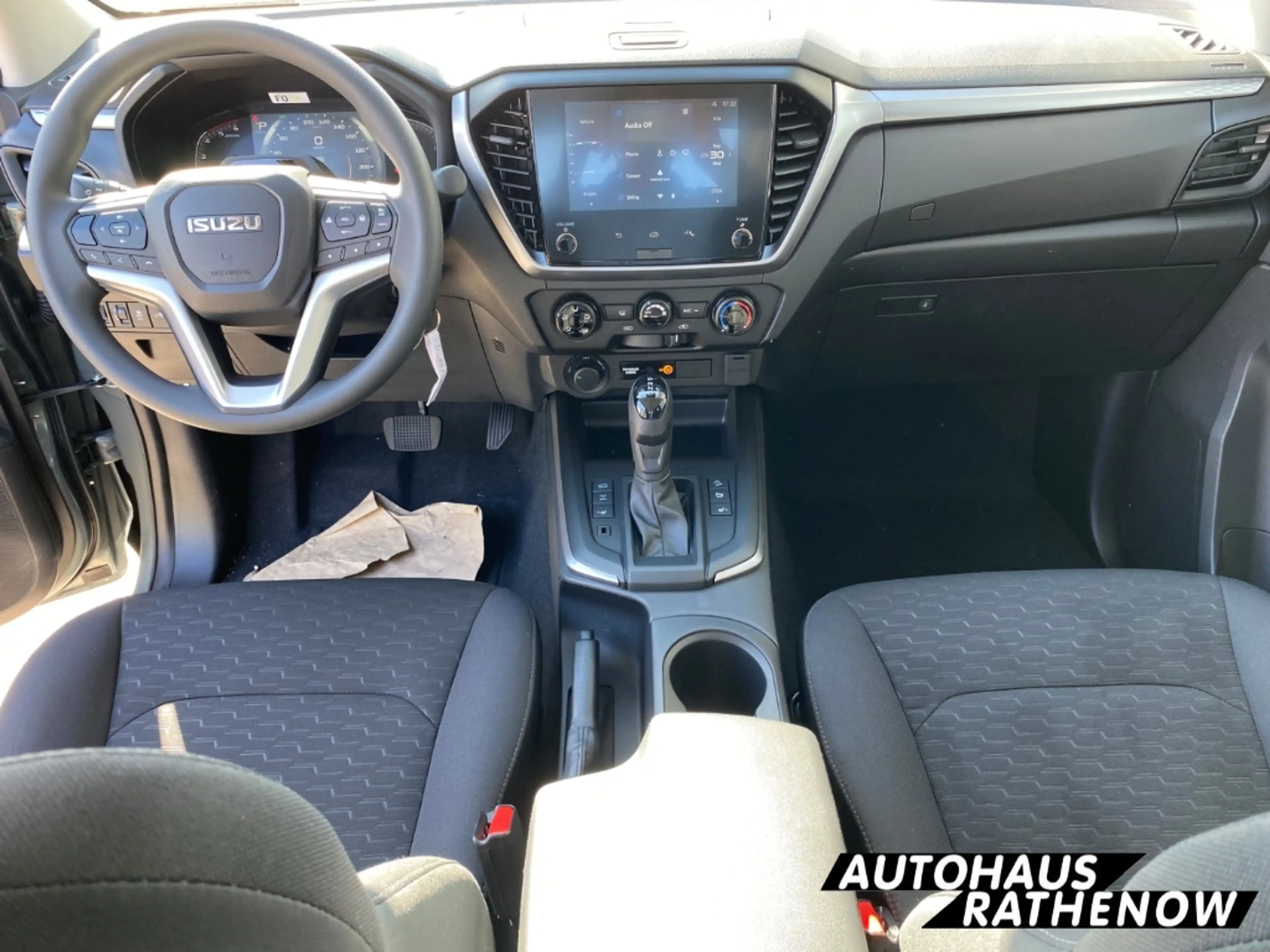 Isuzu D-Max Space Cab 2.2 LS DMS 4WD SHZ Spurhalteass. Verkehr — photo 11